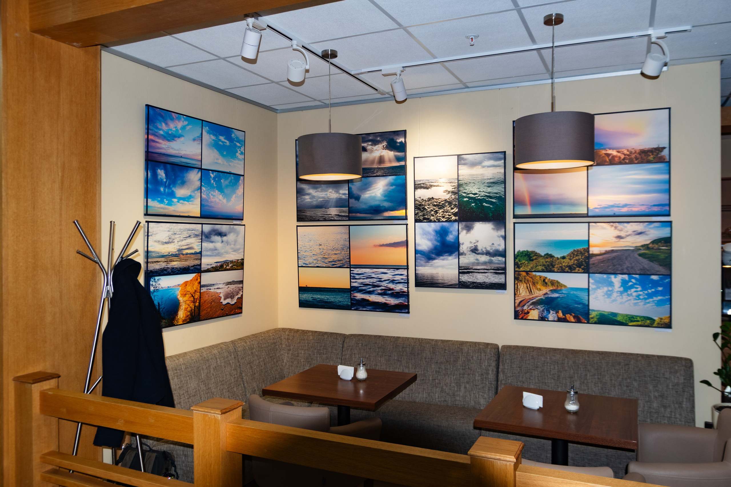 Фотовыставка в Доме книги Абракнигабра (Тверь). Фотограф — оформитель. Москва — Тверь