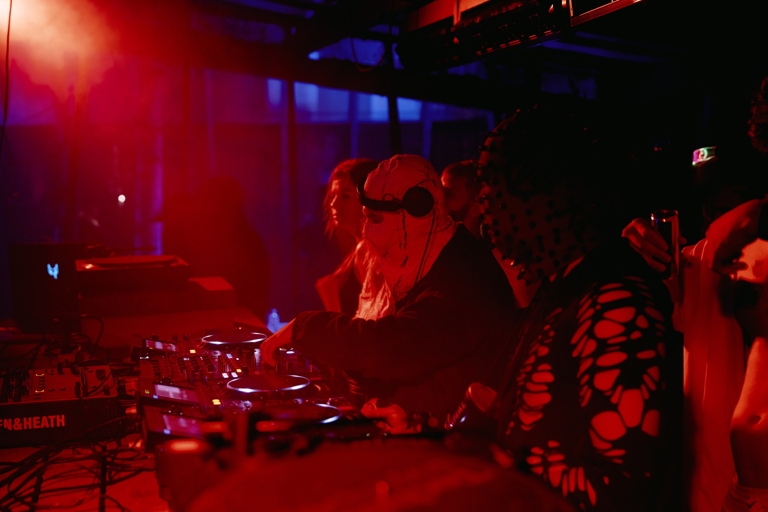 Signal 2024. @tomrus: Рустам Шагиморданов — фотограф