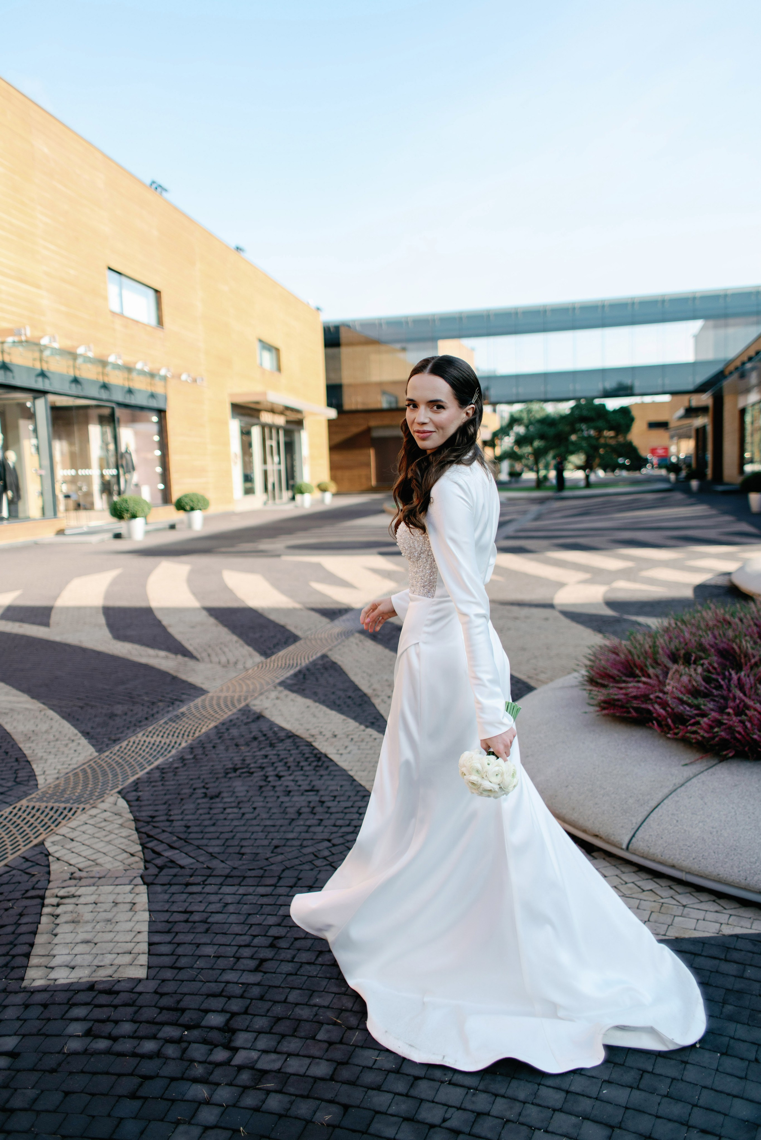 Свадьба для двоих в Москве, фотосессия на крыше, сборы, прогулка в Barvikha Luxury Village