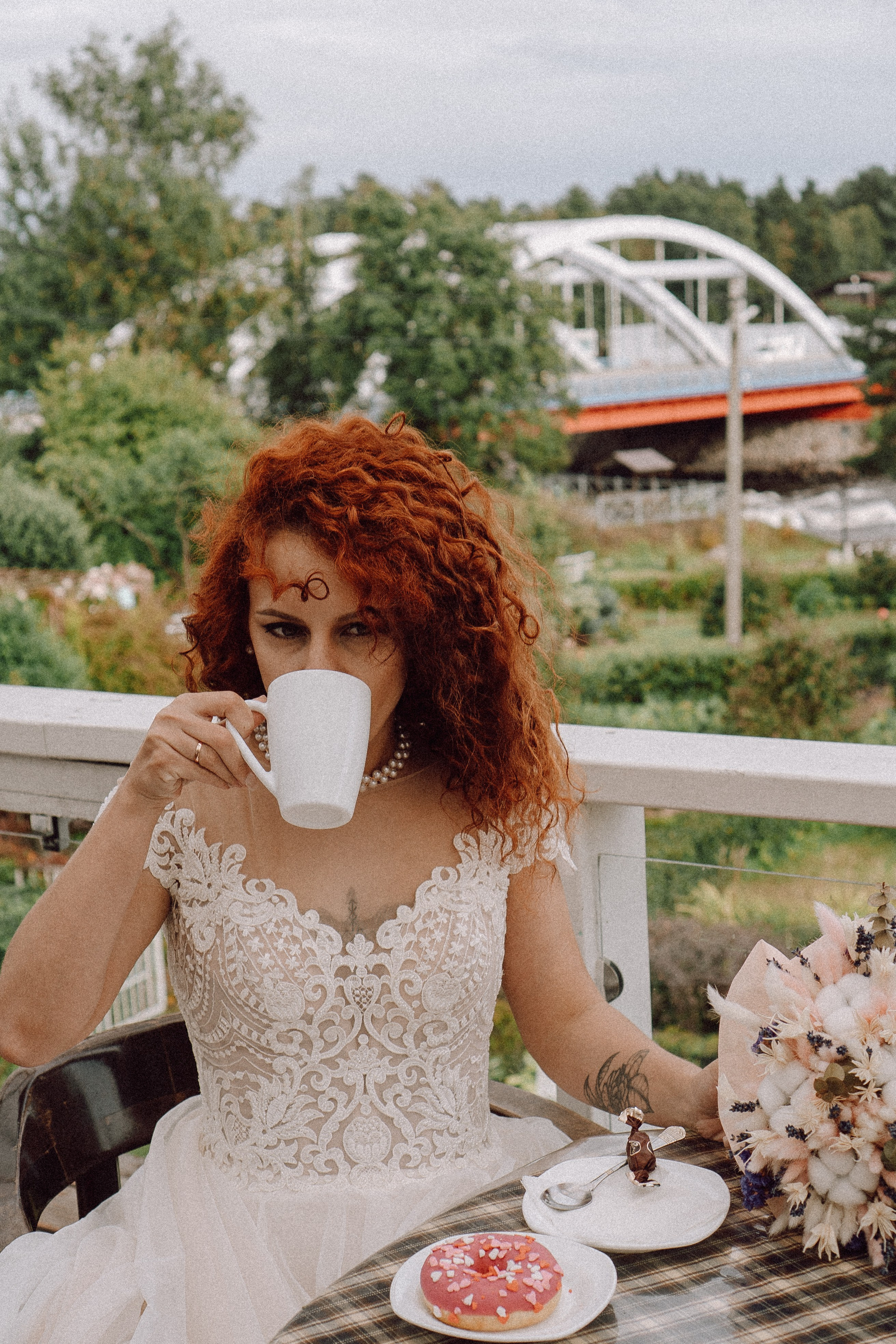 СВАДЕБНАЯ ФОТОСЕССИИЯ ПАРЫ В ГОРОДЕ ПРИОЗЕРСК В СОСНОВОМ ЛЕСУ И С ПИКАПОМ. Профессиональный фотограф, Санкт-Петербург — Виктория Богомолова