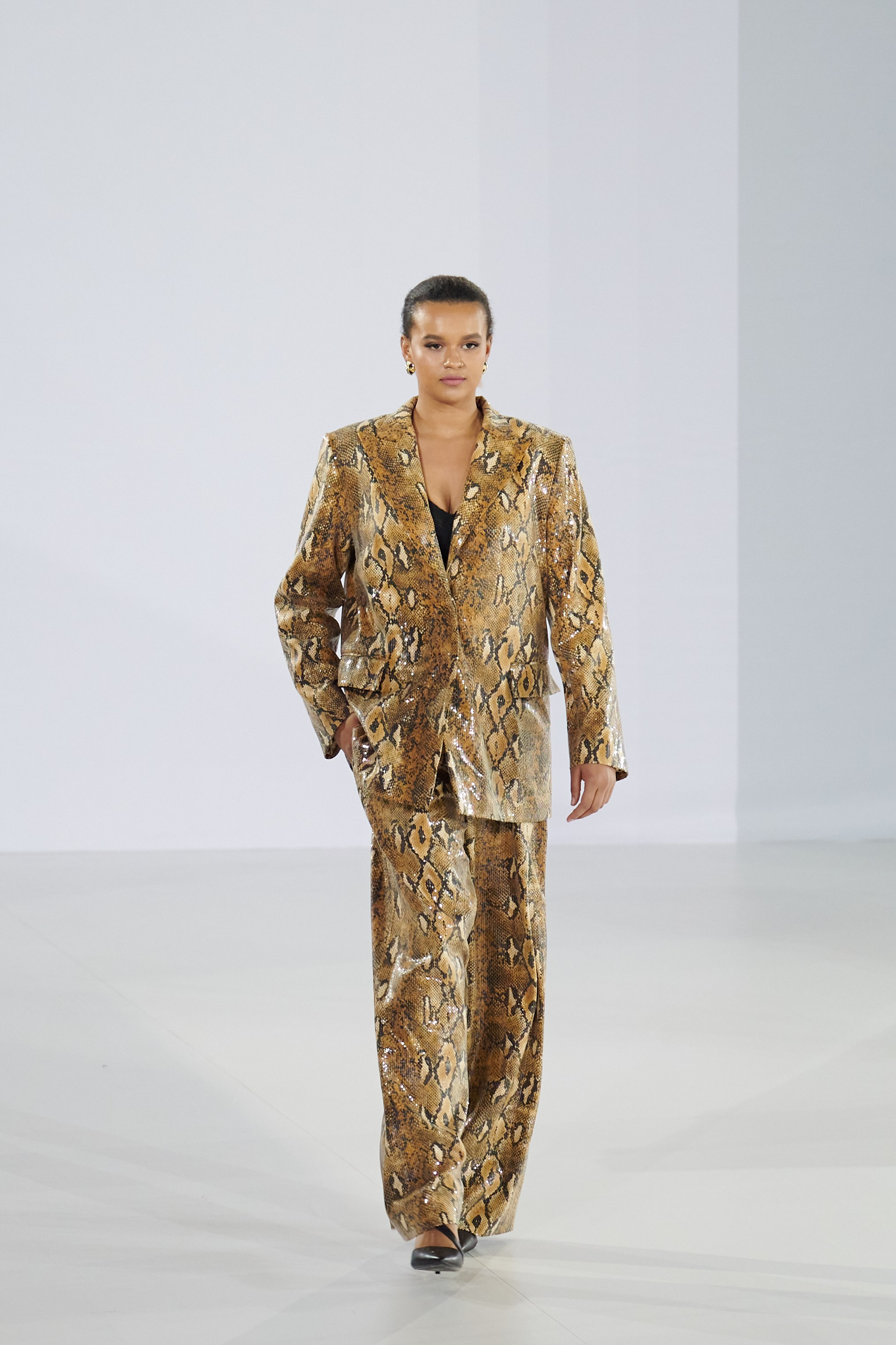 ARUNAZ | 21.11.24. Nadi Valiyeva | Fashion & Art Photographer