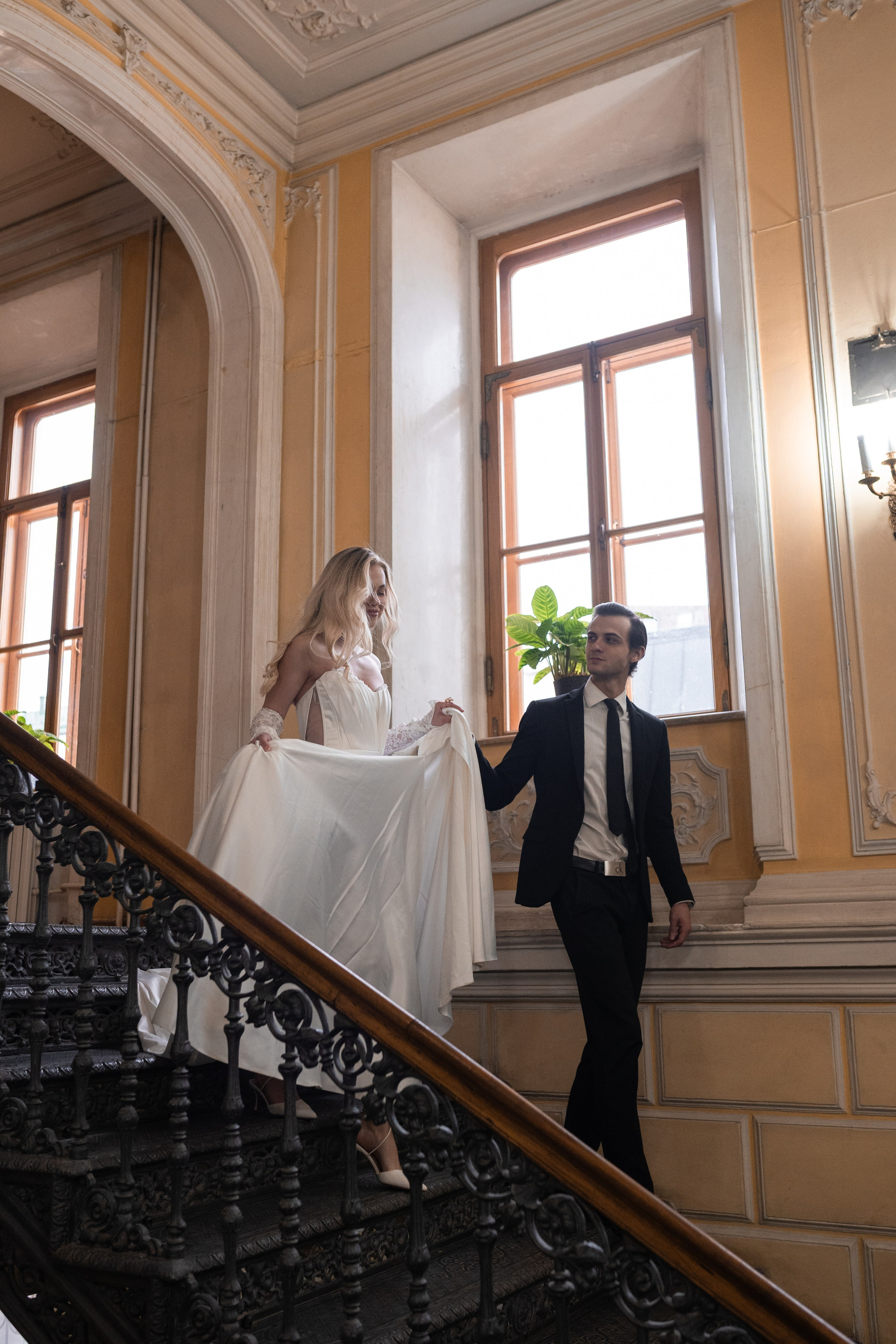 Свадебная фотосессия в Пушкинской библиотеке. Свадебный фотограф в Москве Анна Полушина