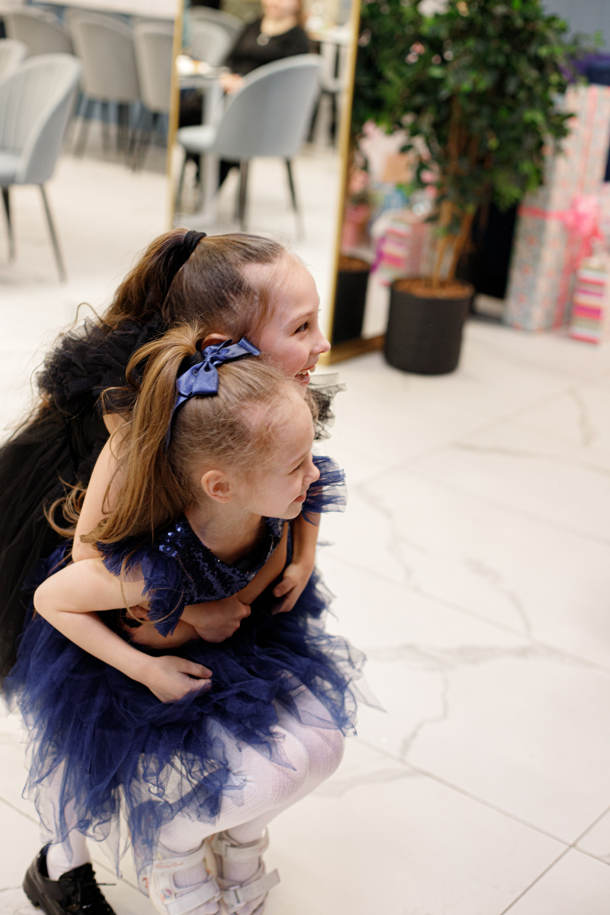 ASIA'S BIRTHDAY PARTY. Photokarish