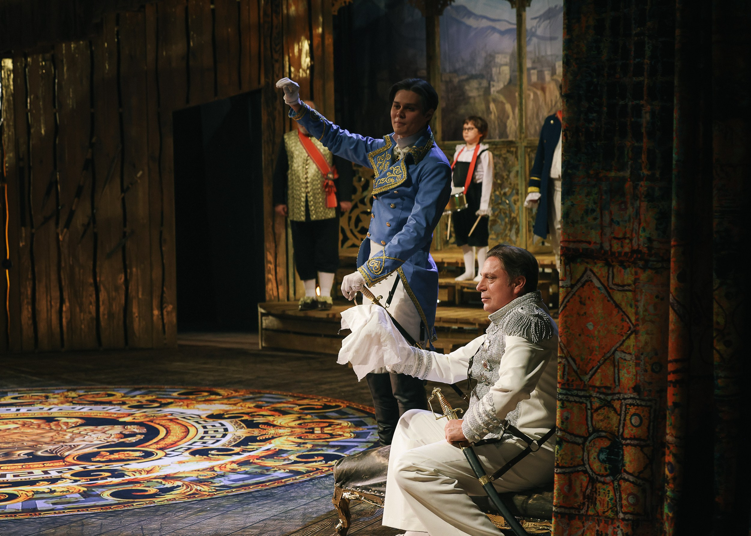 Весёлая женщина. Театр Эрмитаж. Репортажный, архитектурный, театральный и файн-арт фотограф Лена Мельникова в Москве