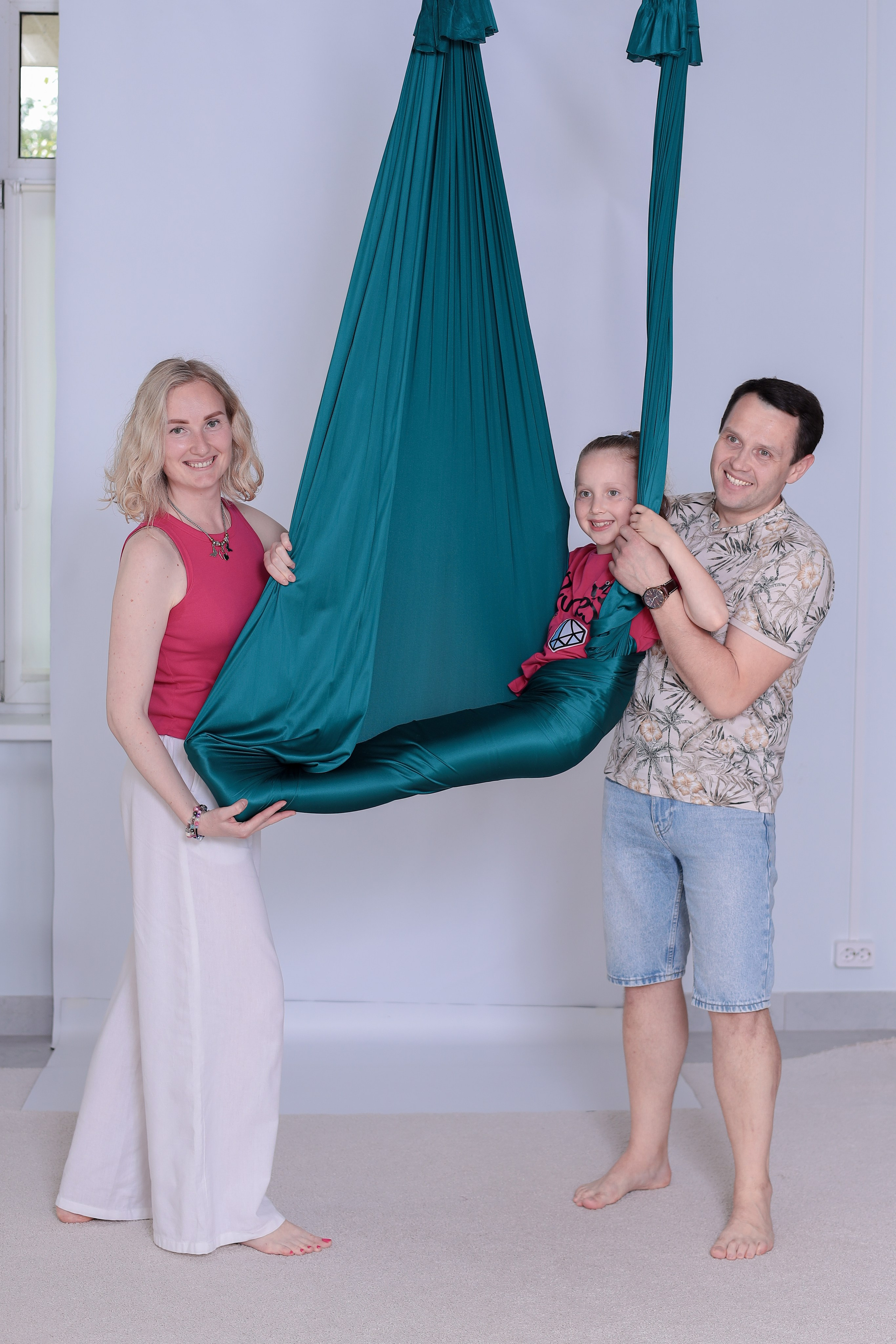 Детская аэройога. Фотограф Надршина Лилия