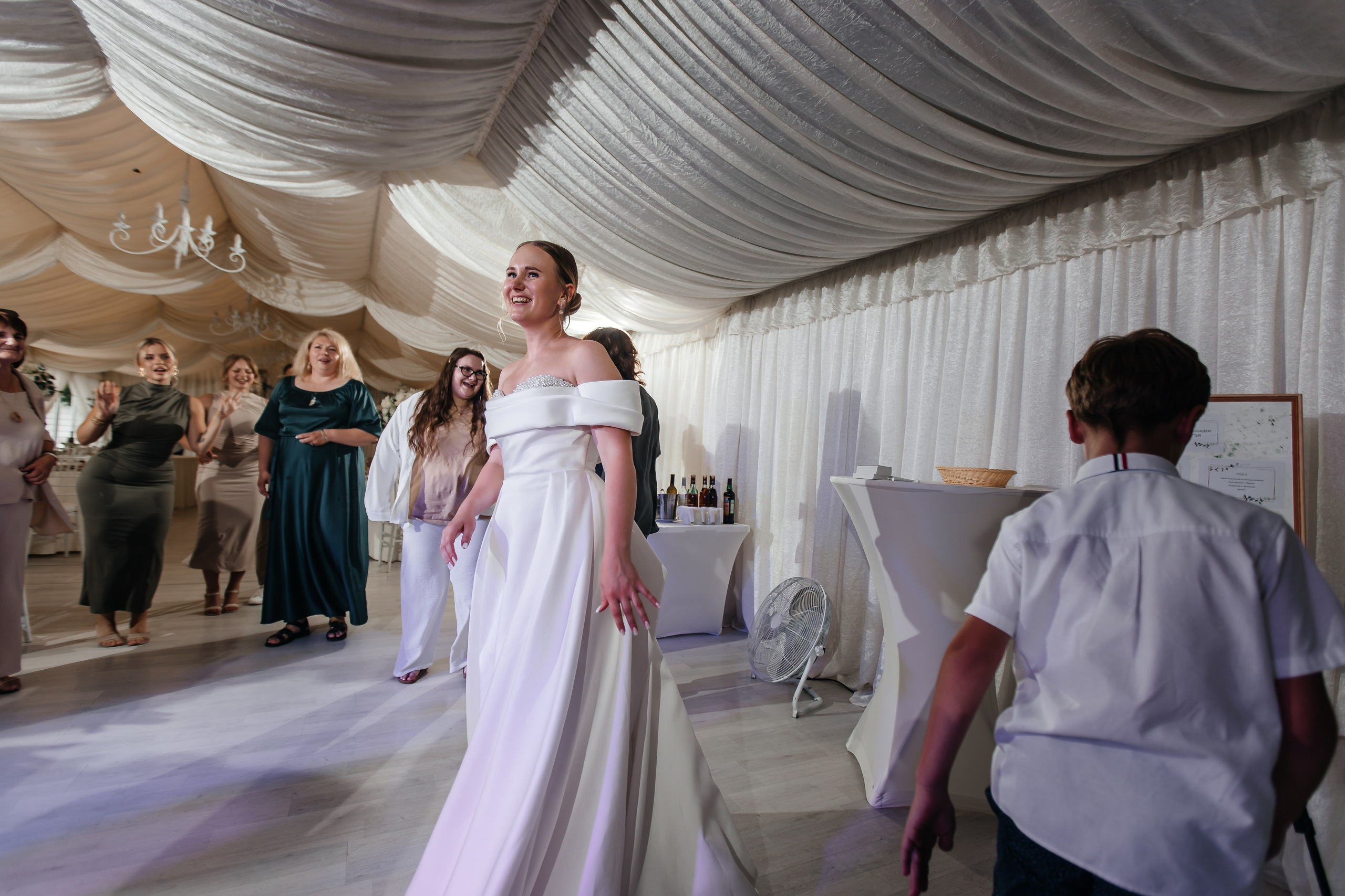 Анонс свадьбы Юлии и Игоря. Городская лавстори в Севастополе. Свадебный фотограф в Крыму и Севастополе Ольга Баскакова