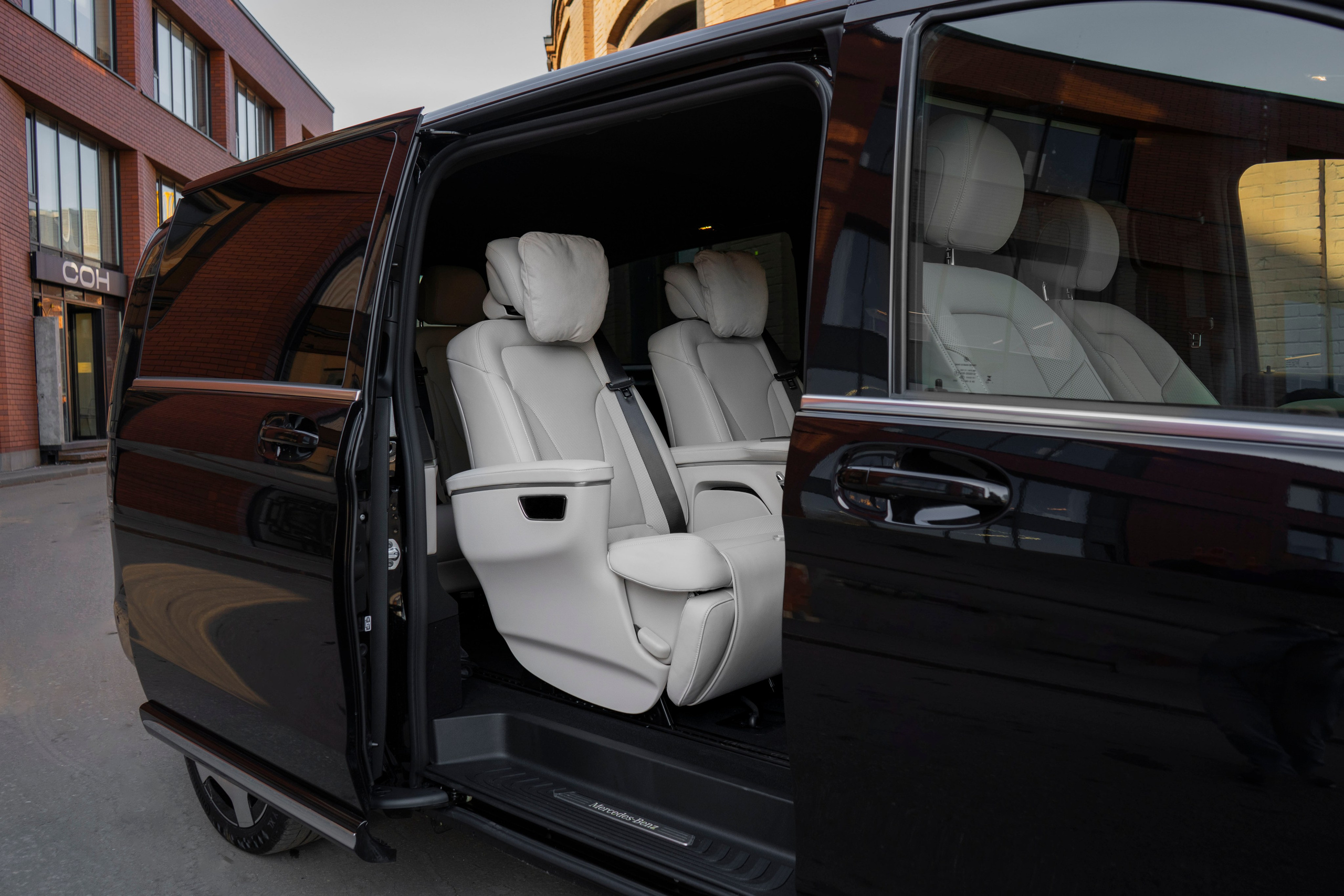 Mercedes-Benz V-class