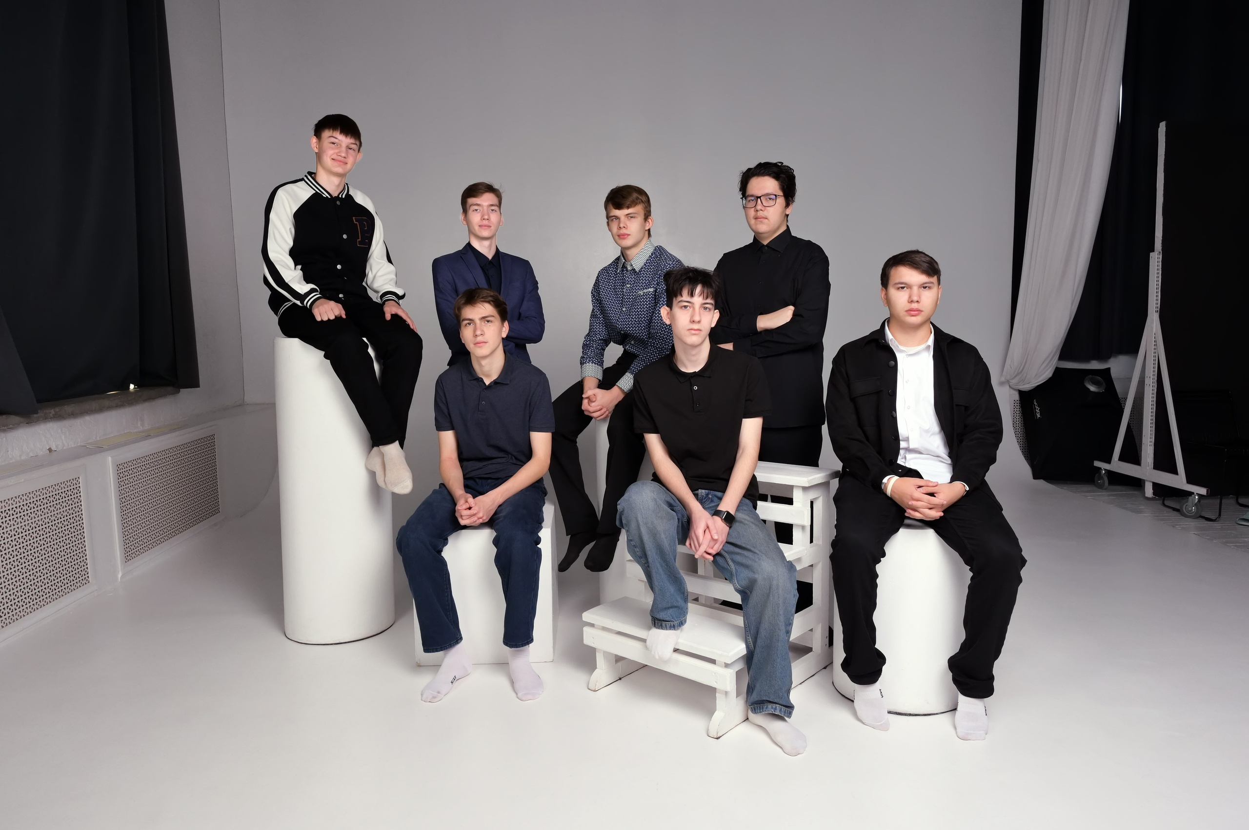 Фото из студии в Омске. Фото и видеосъемка в Омске | Выпускные альбомы