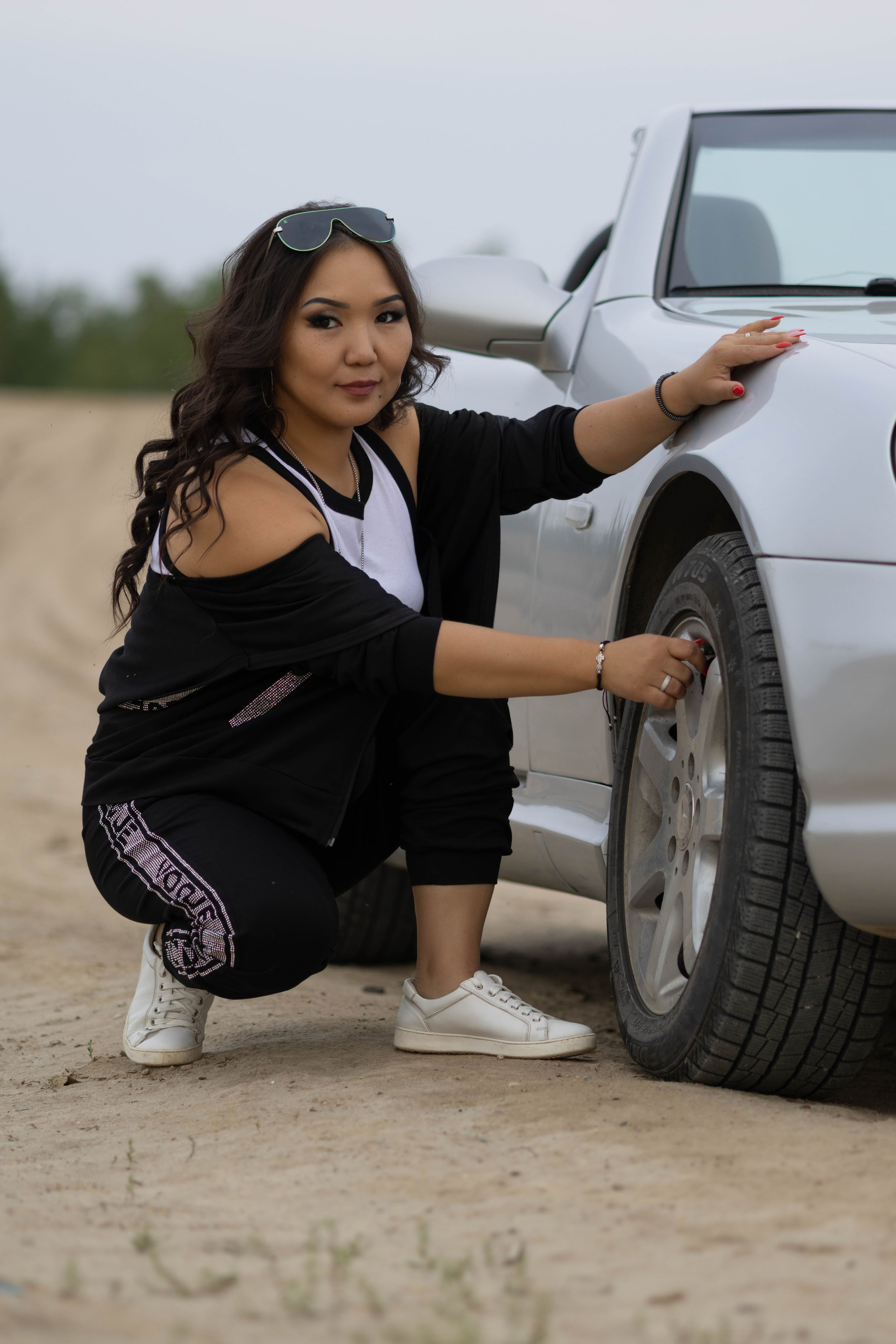 Девушка в машине. Фотограф Якутск Зоя Николаева