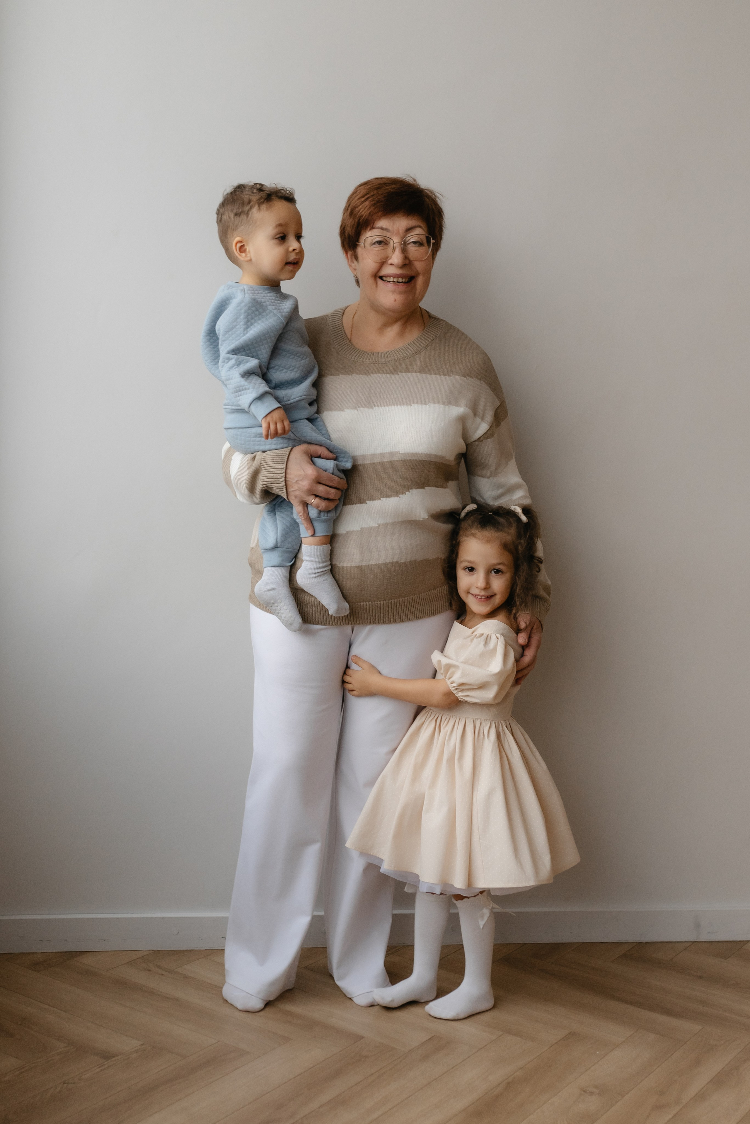 Семейная новогодняя съемка в студии. Семейный и портретный фотограф Нижний Новгород