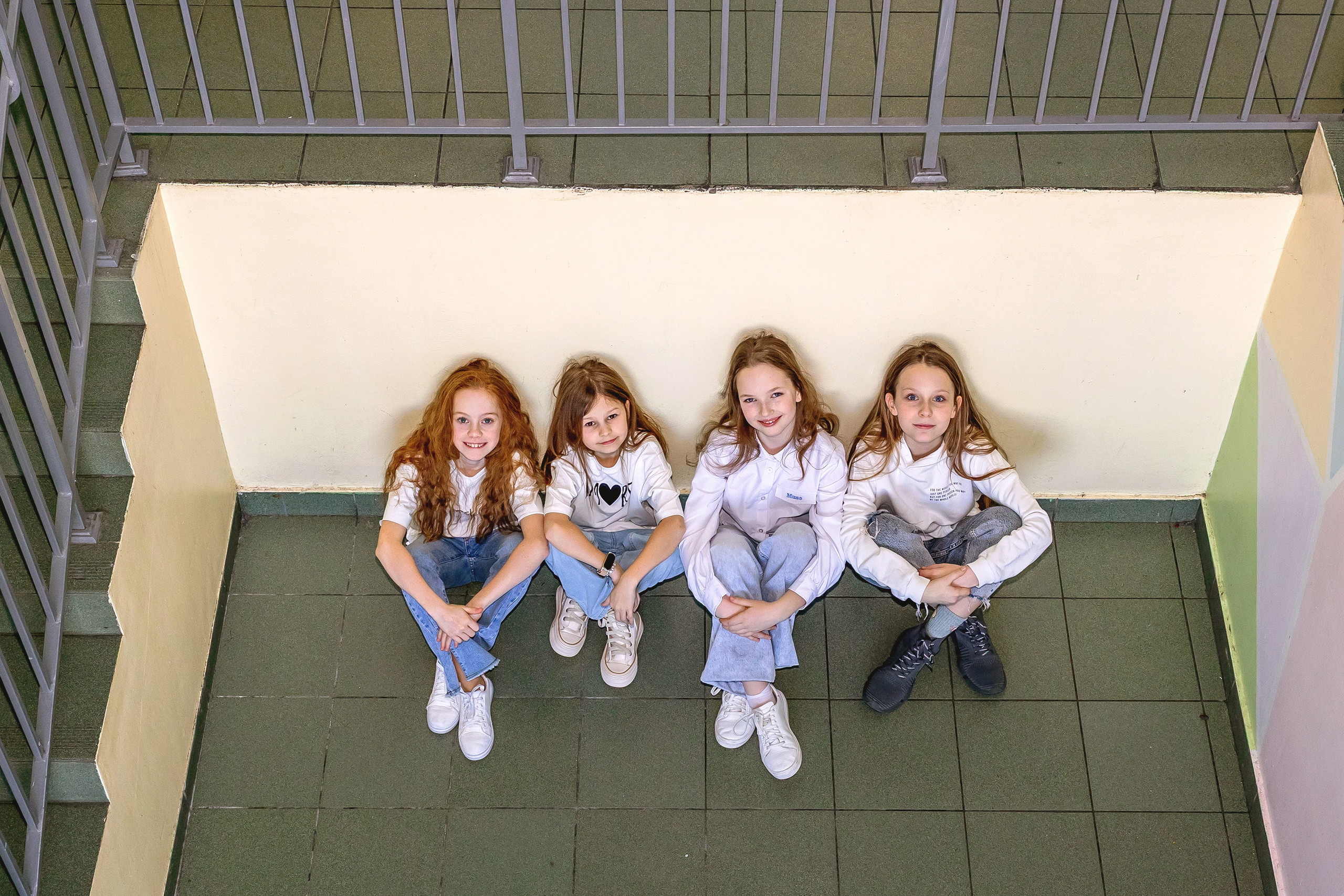 ГАЛЕРЕЯ фотографий для Начальной школы 1-4. Фотограф и видеограф Москва. Свадебный фотограф, видеограф. Выпускные альбомы. Оживающие альбомы