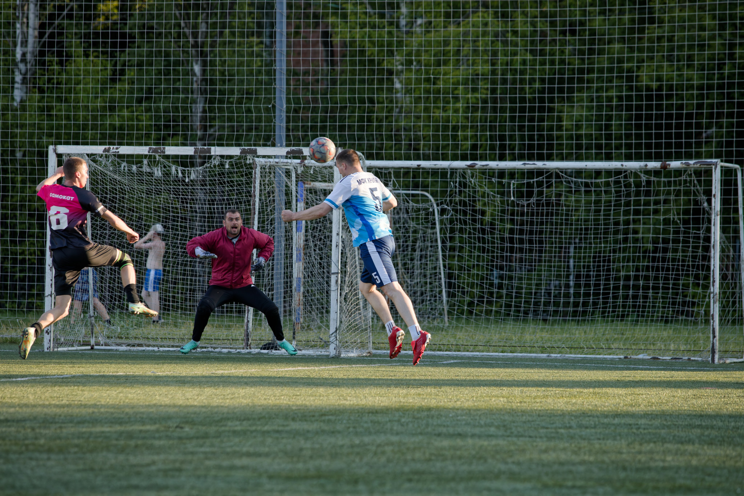 Любительская футбольная лига. Самокат-крылья. 25.06.2025. Репортажный и спортивный фотограф в г. Пермь Зильберг Павел
