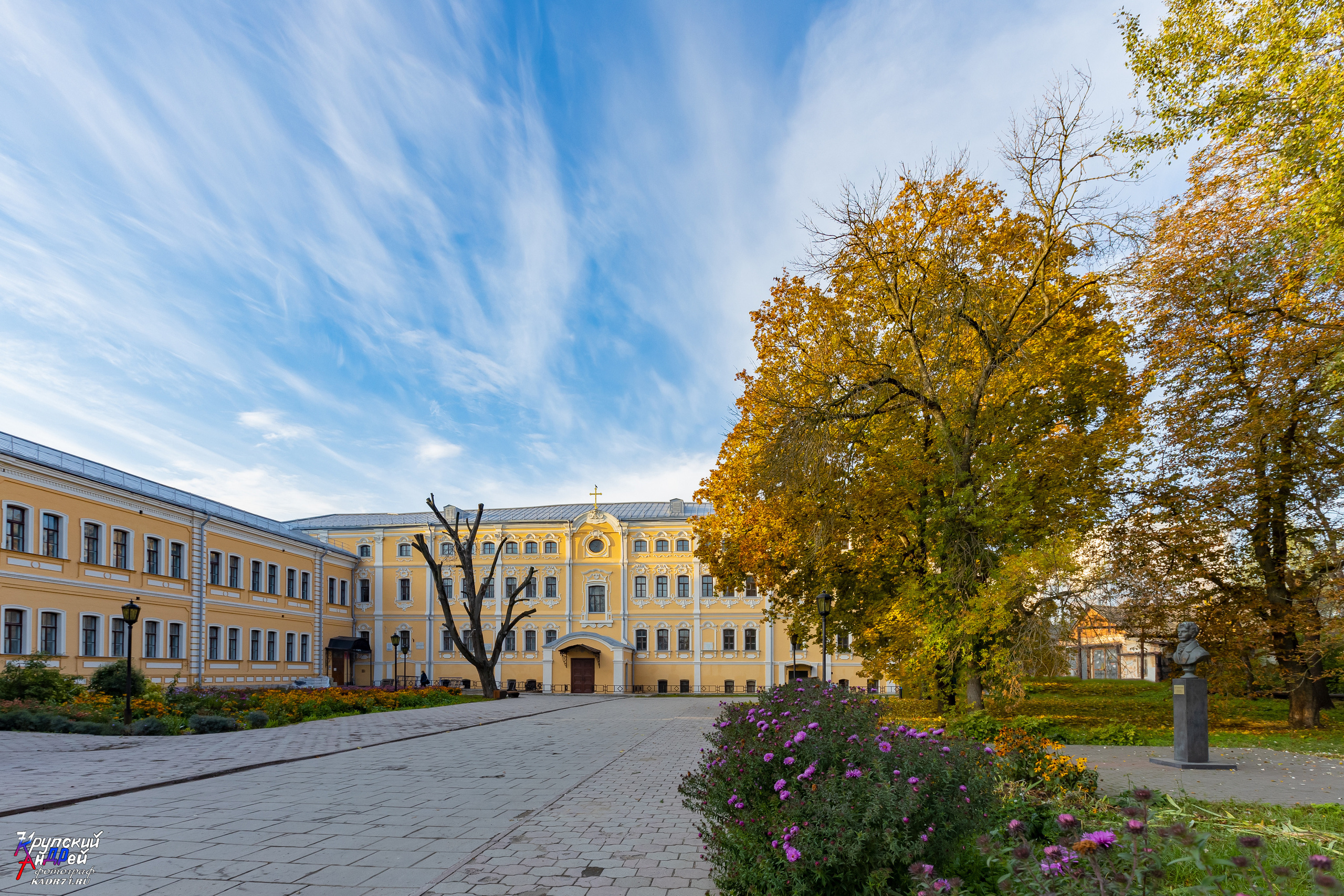 Бывший особняк Лугининых, 1-й уч. корпус ТГПУ им. Л. Н. Толстого. Фотограф в Туле Крупский АнДРей. Фотостудия «КАДР71» в Туле