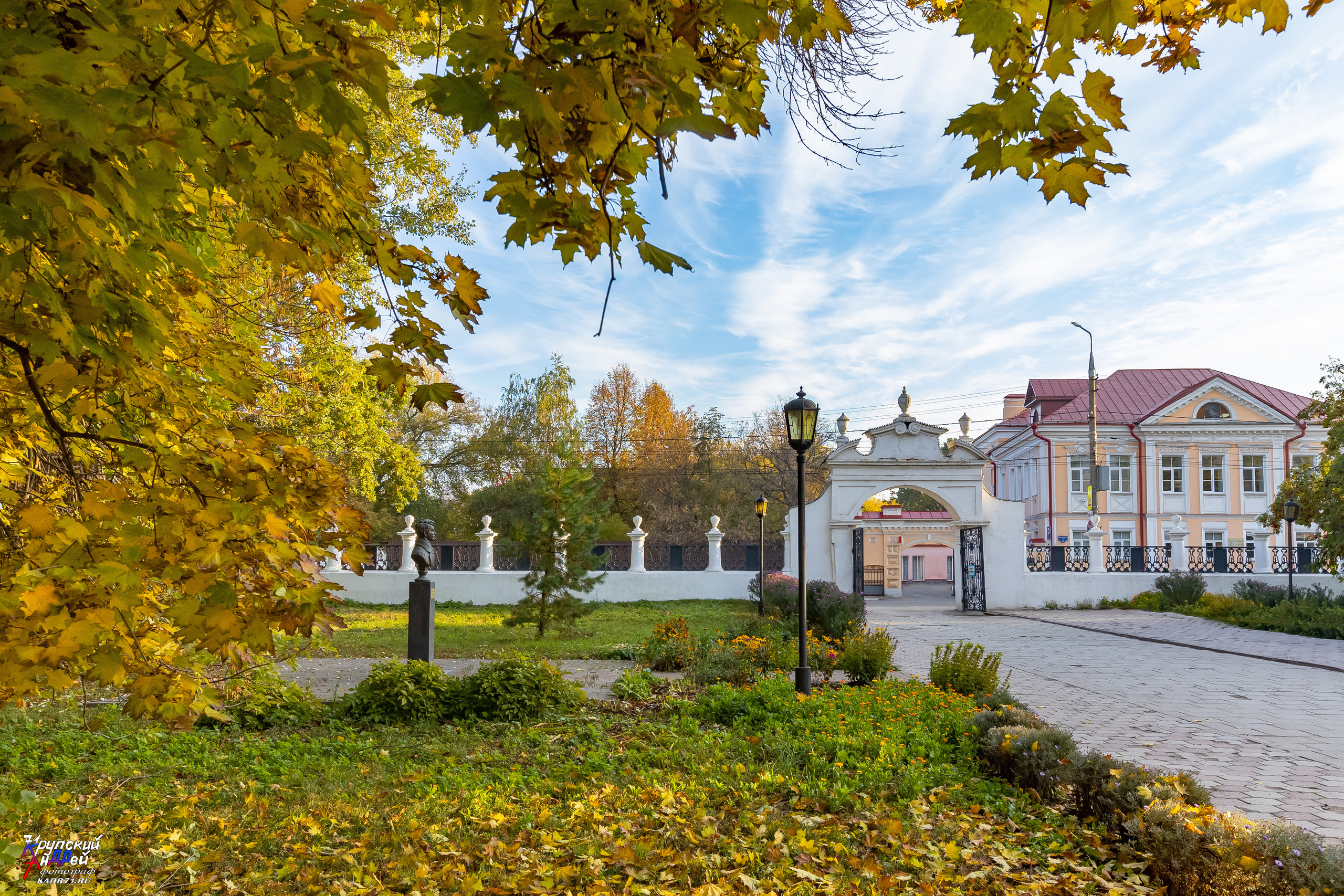 Бывший особняк Лугининых, 1-й уч. корпус ТГПУ им. Л. Н. Толстого. Фотограф в Туле Крупский АнДРей. Фотостудия «КАДР71» в Туле