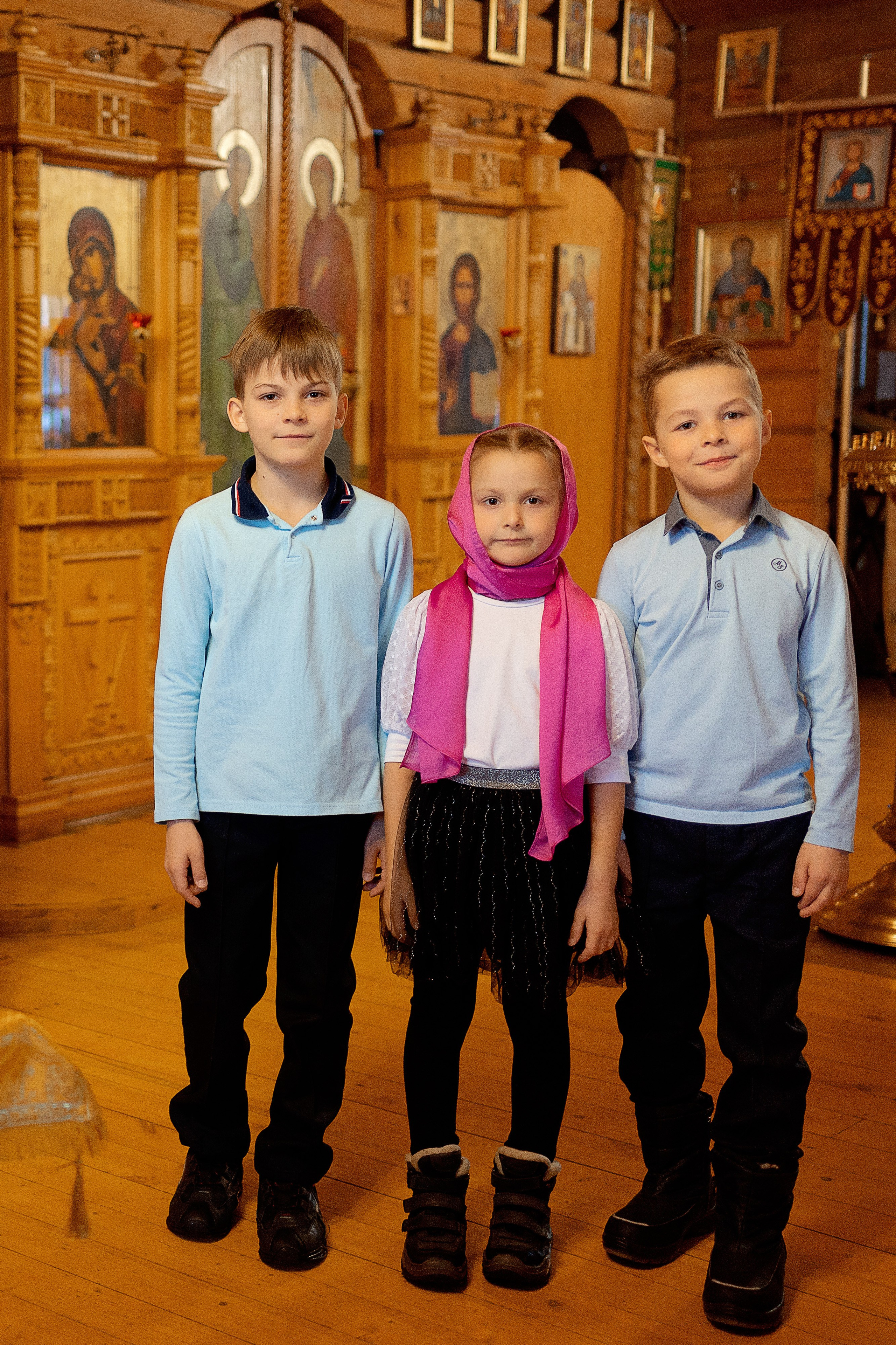 Таинство Крещения в храме Преподобного Сергия Радонежского в Новых Ватутинках…. Семейный и детский фотограф в Москве Екатерина Офицерова