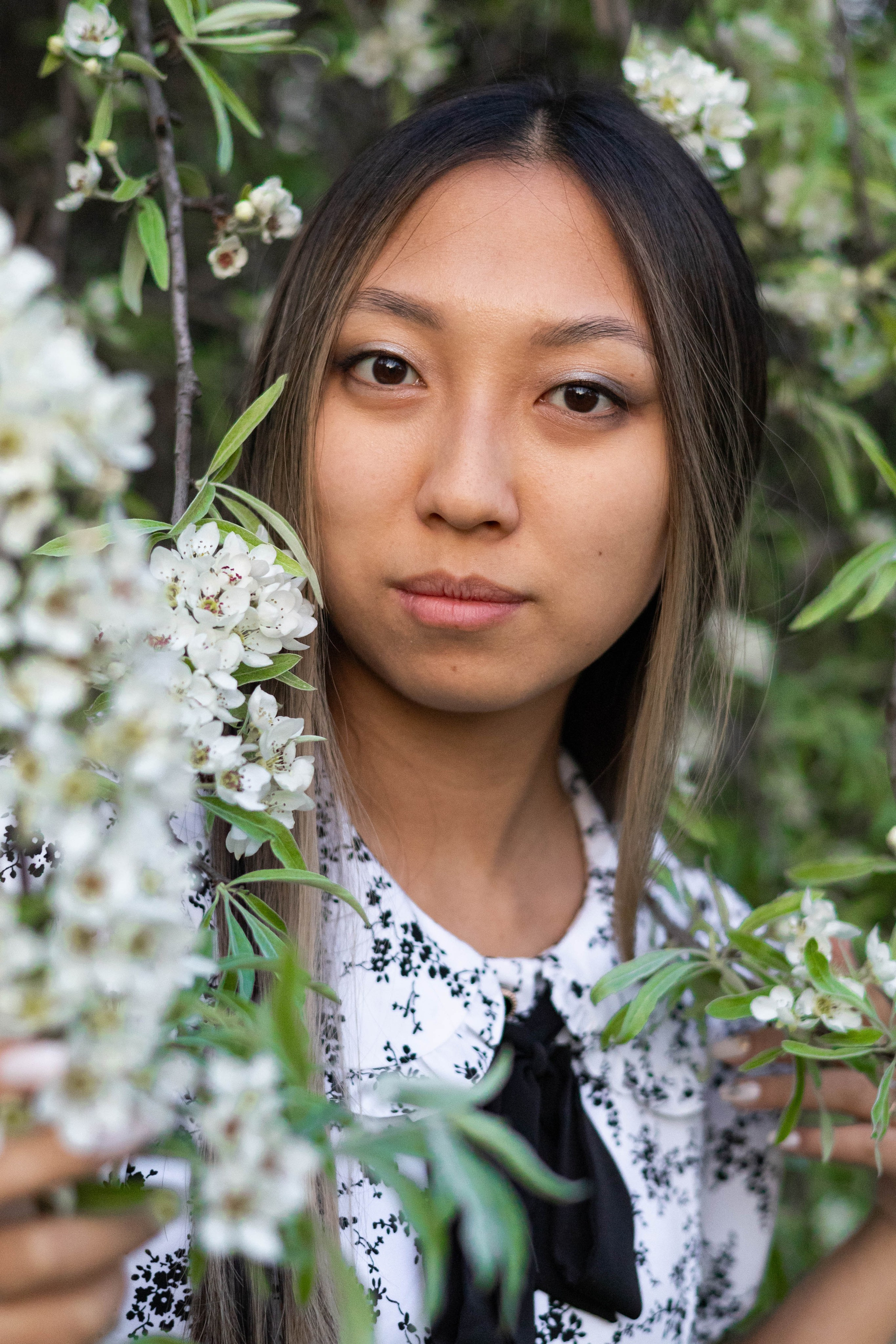 Виктория. Фотосессия в Яблоневом саду. Портретный фотограф Панферова Регина г. Санкт-Петербург, г. Казань