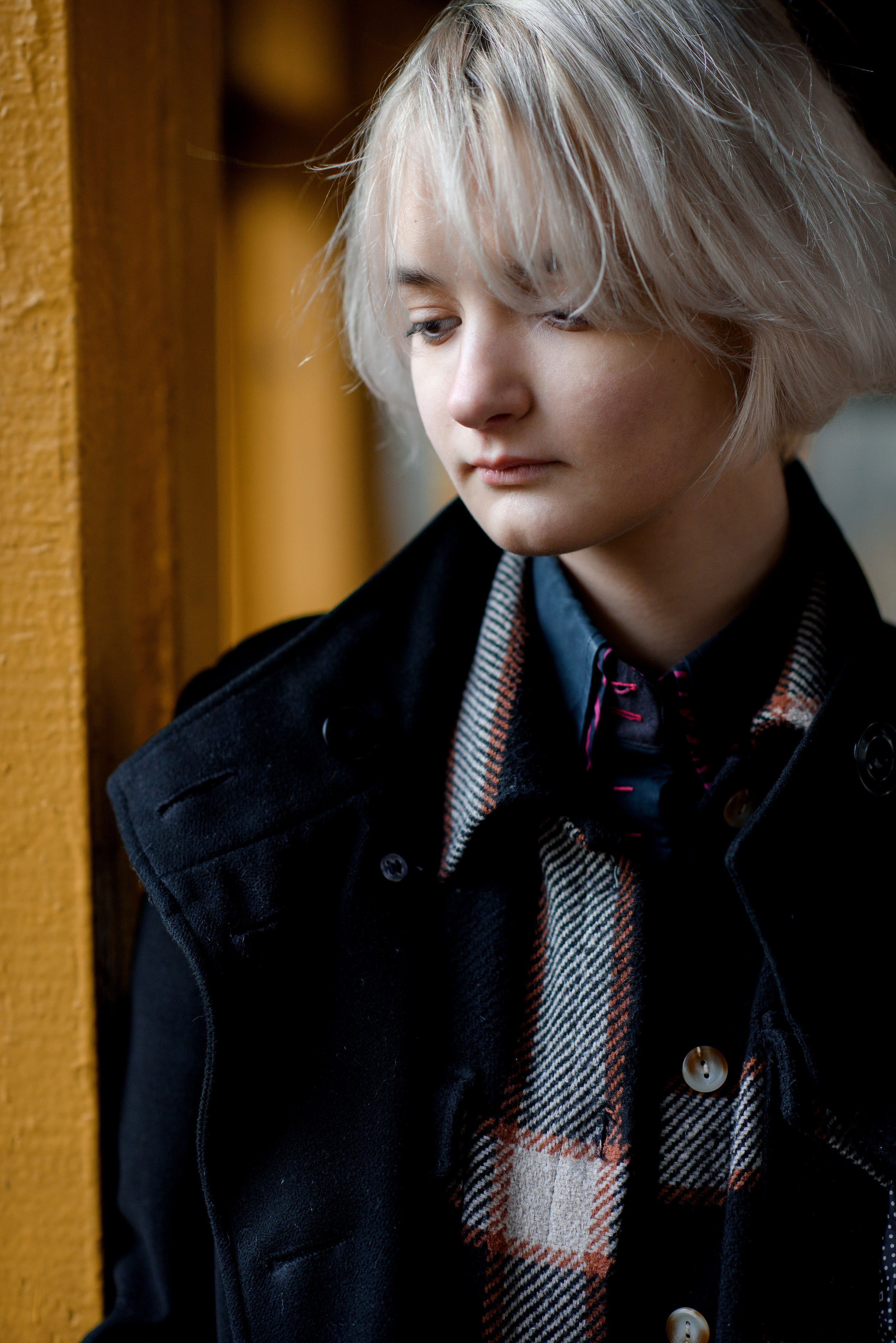 Фотосессия девочки подростка в осеннем саду. Главная