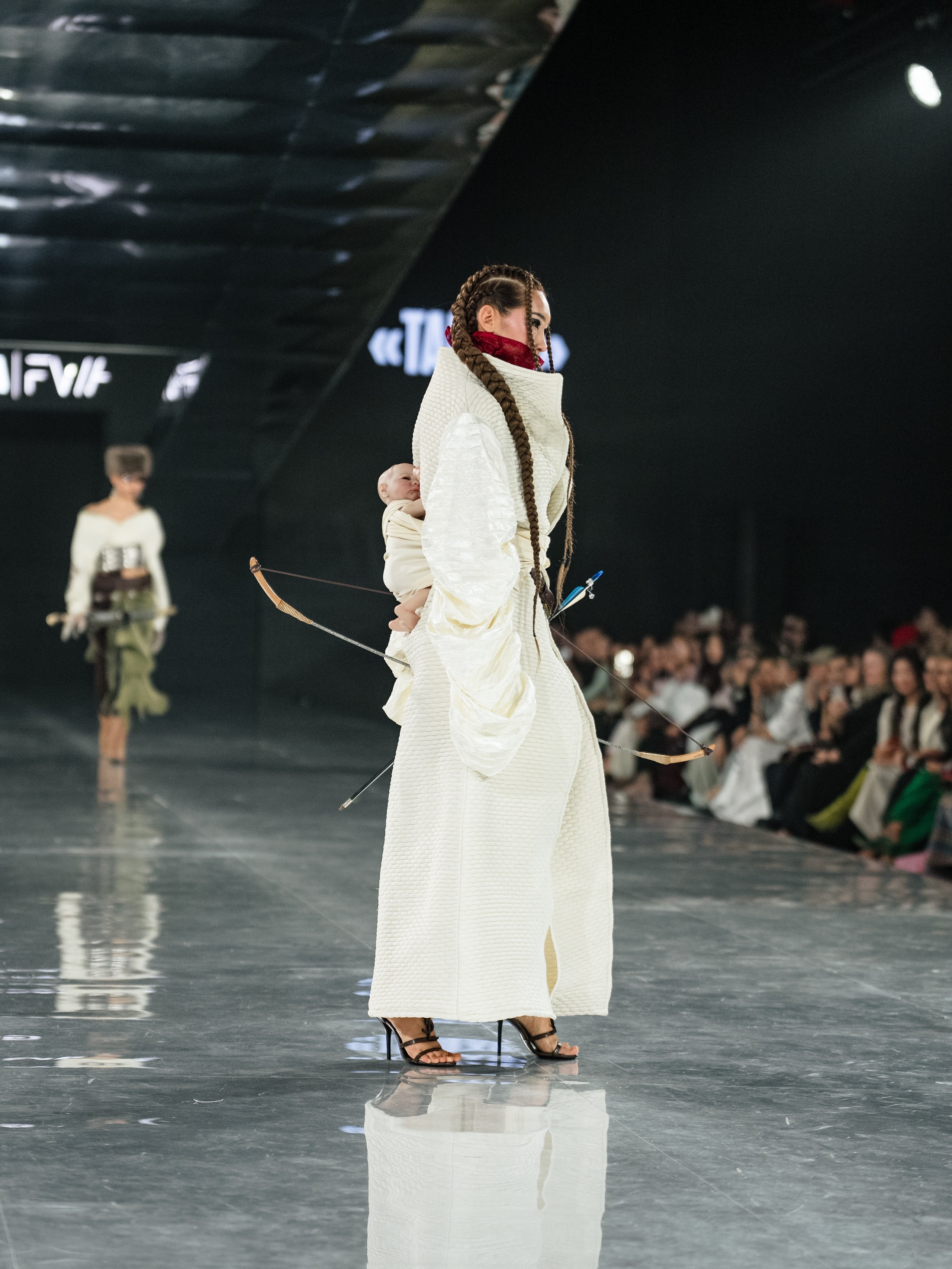 Visa Fashion Week SAKH. Сайт Алматинского НЮ АРТ, будуар и фэшн фотографа Дениса Карпенко
