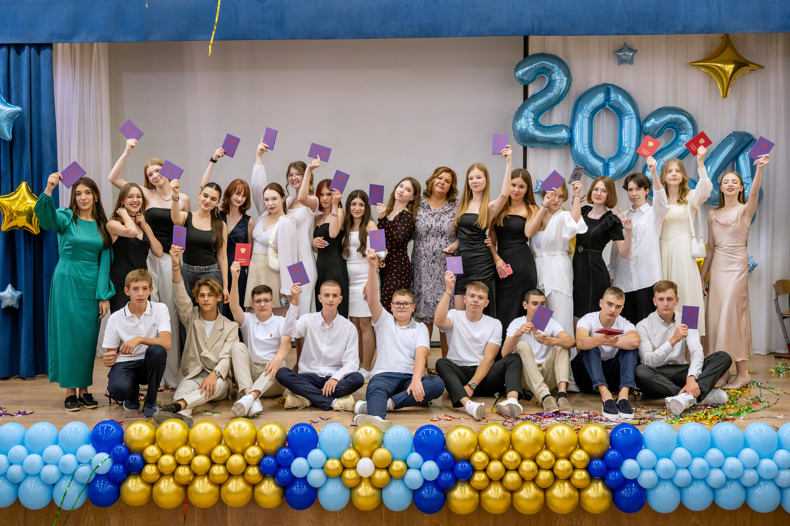 Школа № 98 9 класс вручение аттестатов. Вячеслав Скрипник Фотограф Краснодар