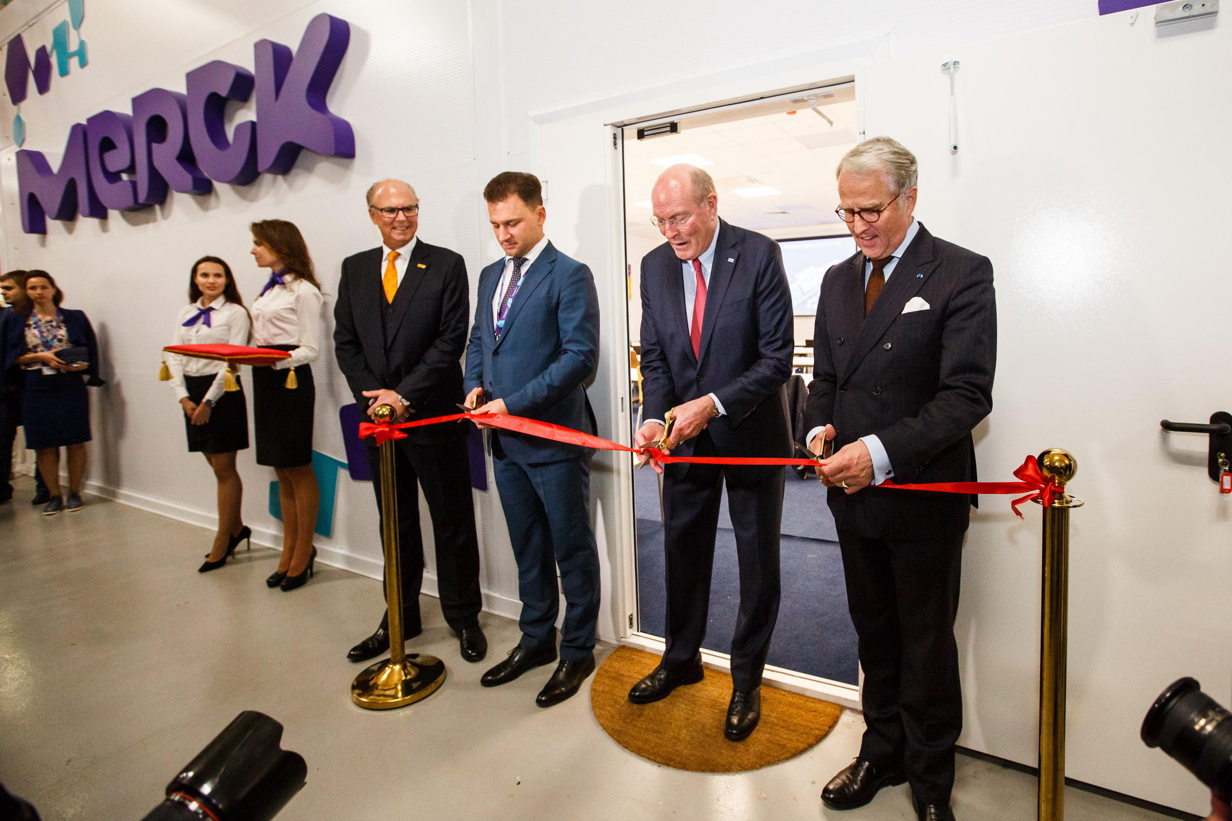 Открытие лаборатории MERCK в Технополисе. Фотограф Иван Недорез