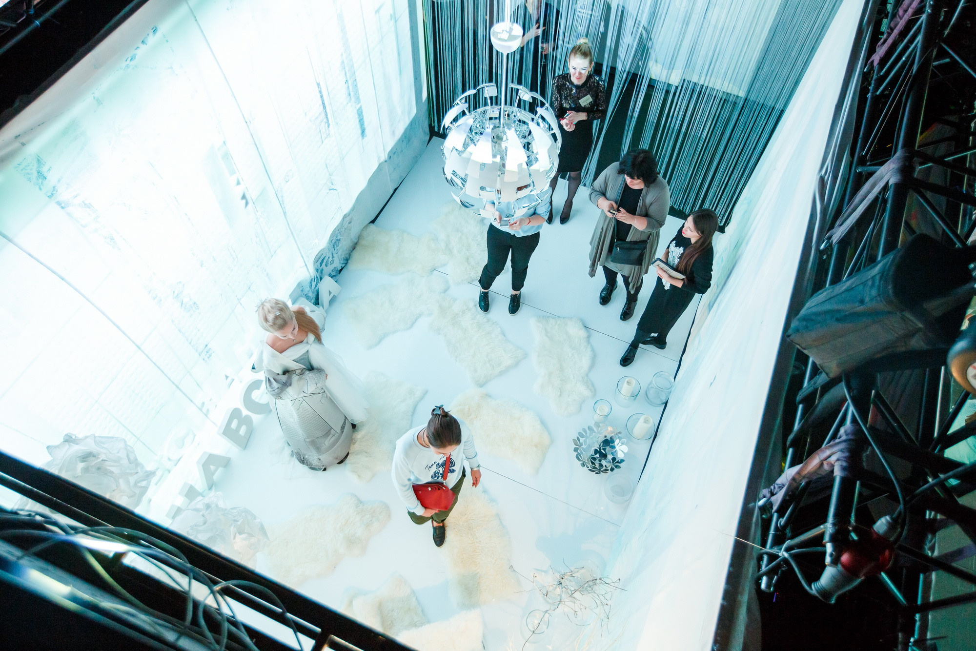 Презентация нового каталога IKEA 2018 в театре Современник. Фотограф Иван Недорез