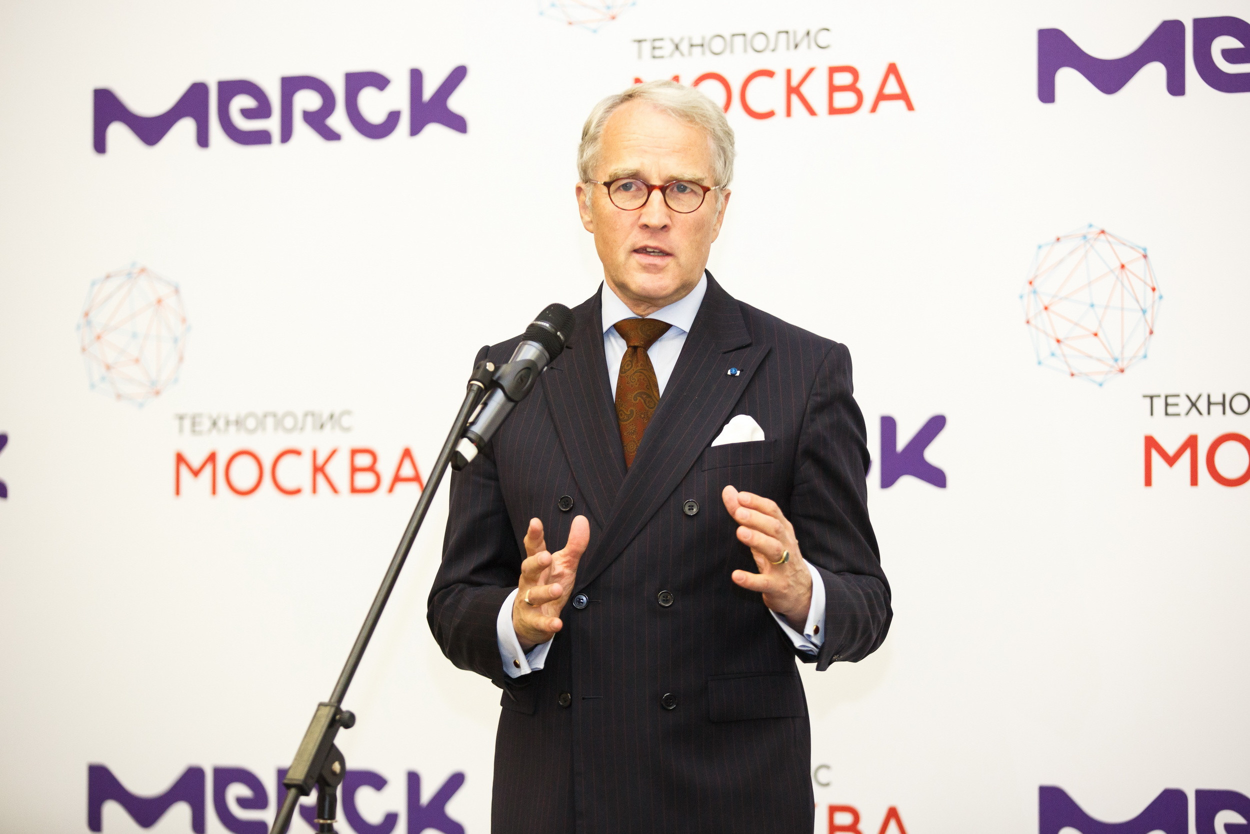 Открытие лаборатории MERCK в Технополисе. Фотограф Иван Недорез