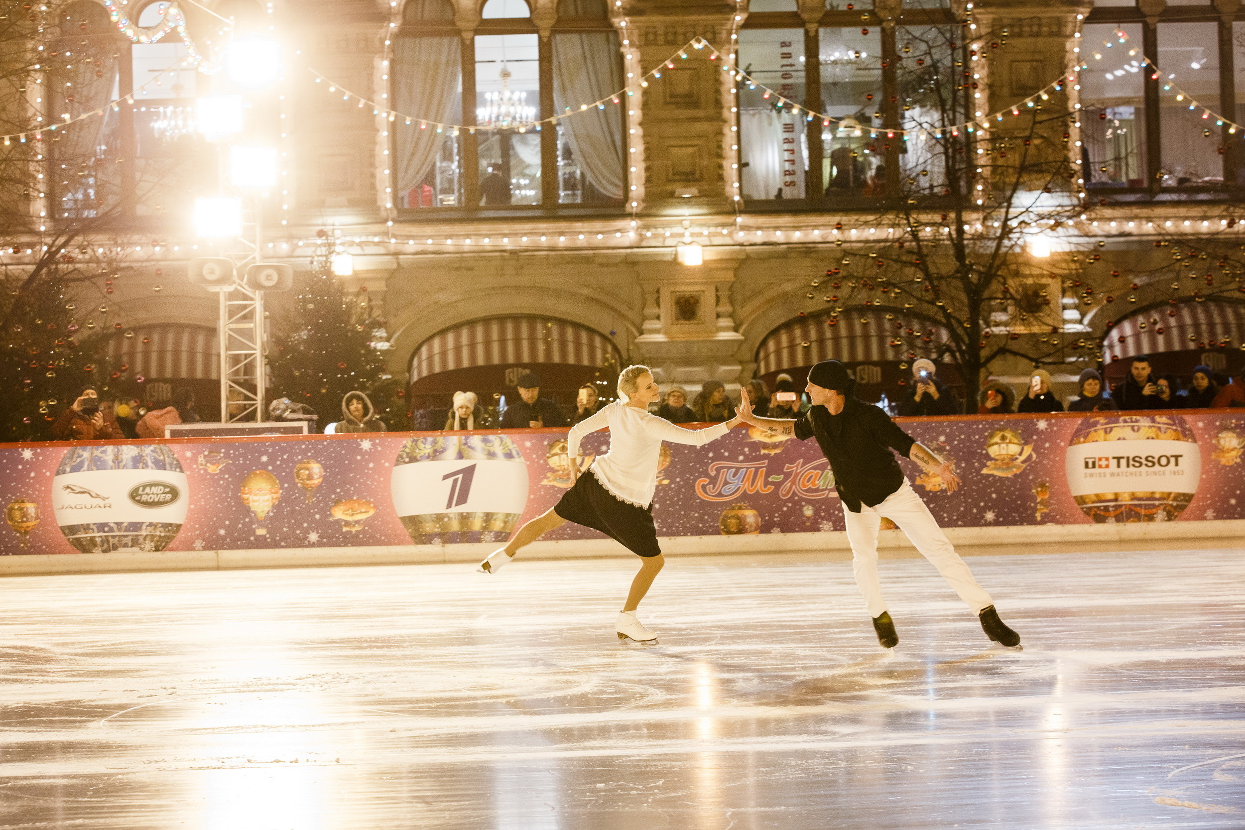 MasterCard Бесценные города на катке ГУМ. Фотограф Иван Недорез