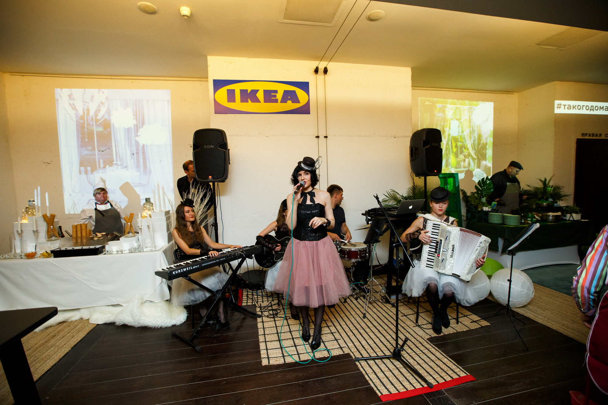 Презентация нового каталога IKEA 2018 в театре Современник. Фотограф Иван Недорез