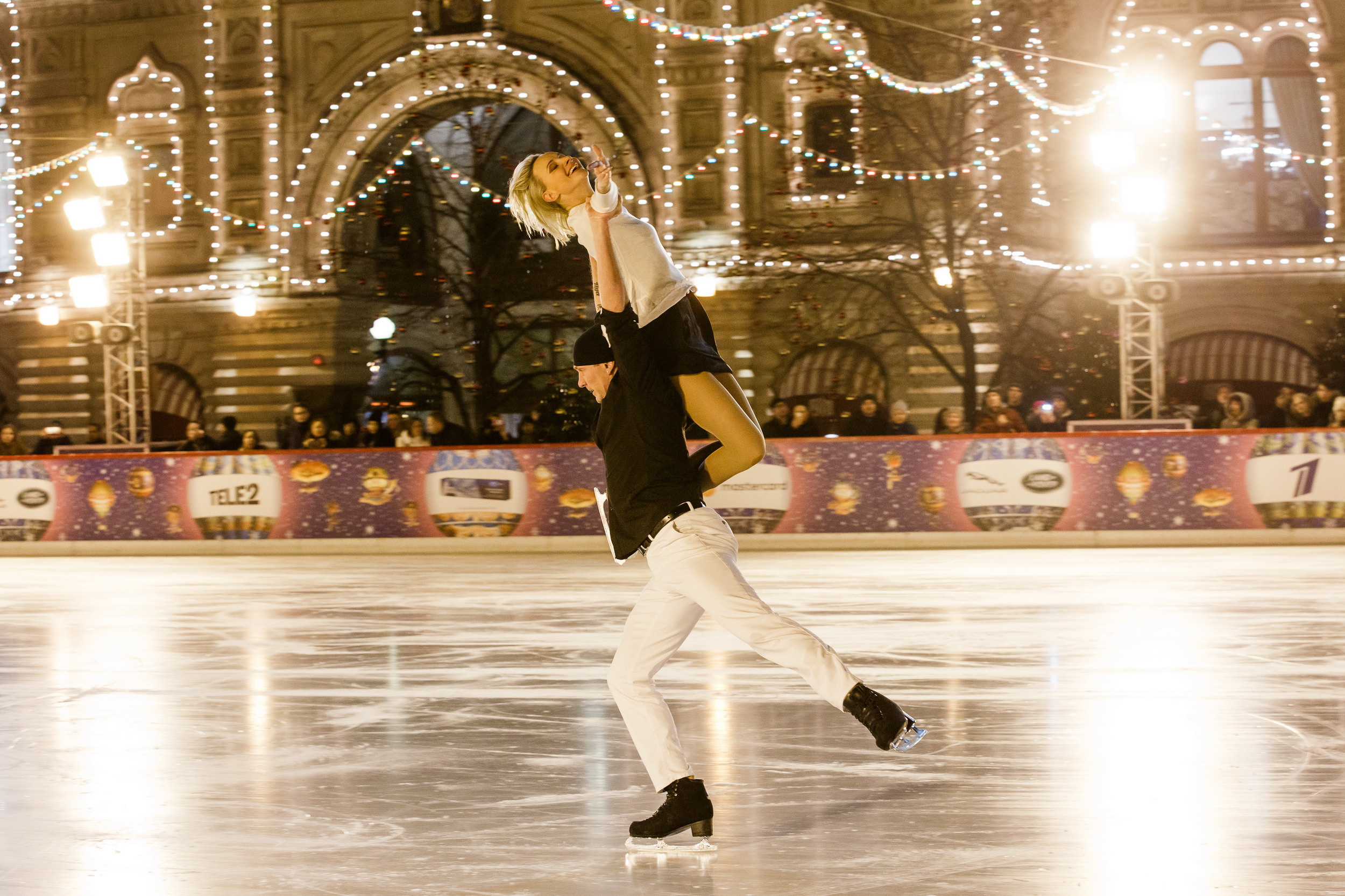 MasterCard Бесценные города на катке ГУМ. Фотограф Иван Недорез