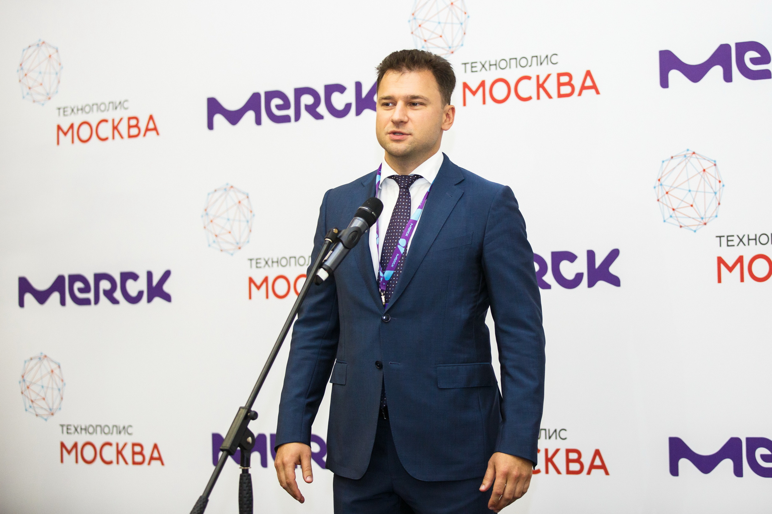 Открытие лаборатории MERCK в Технополисе. Фотограф Иван Недорез