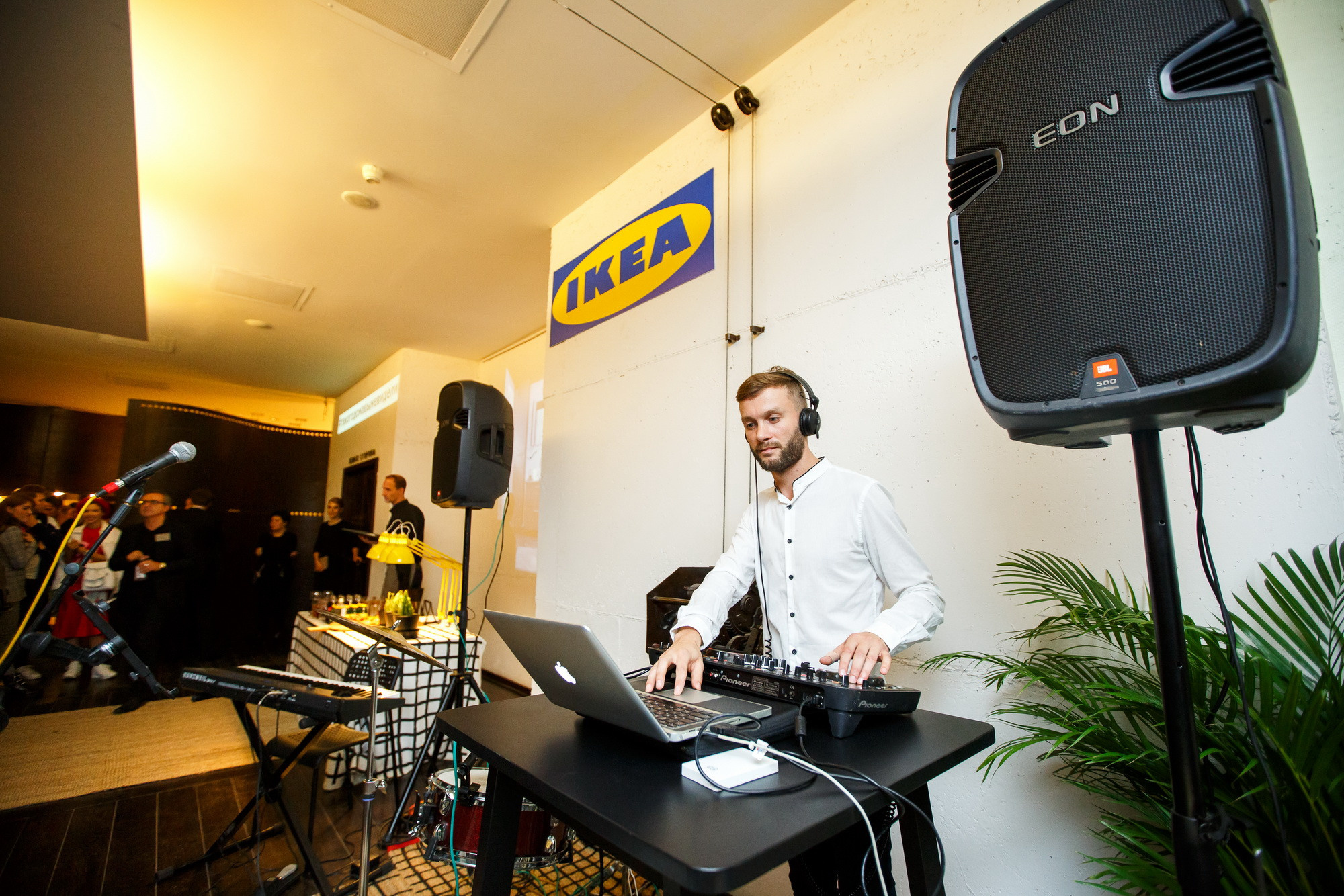 Презентация нового каталога IKEA 2018 в театре Современник. Фотограф Иван Недорез