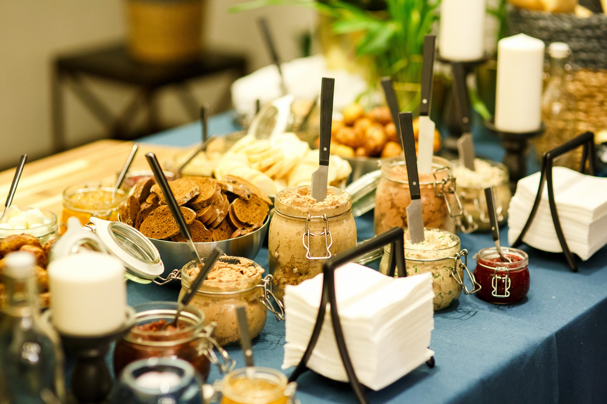 Презентация нового каталога IKEA 2018 в театре Современник. Фотограф Иван Недорез