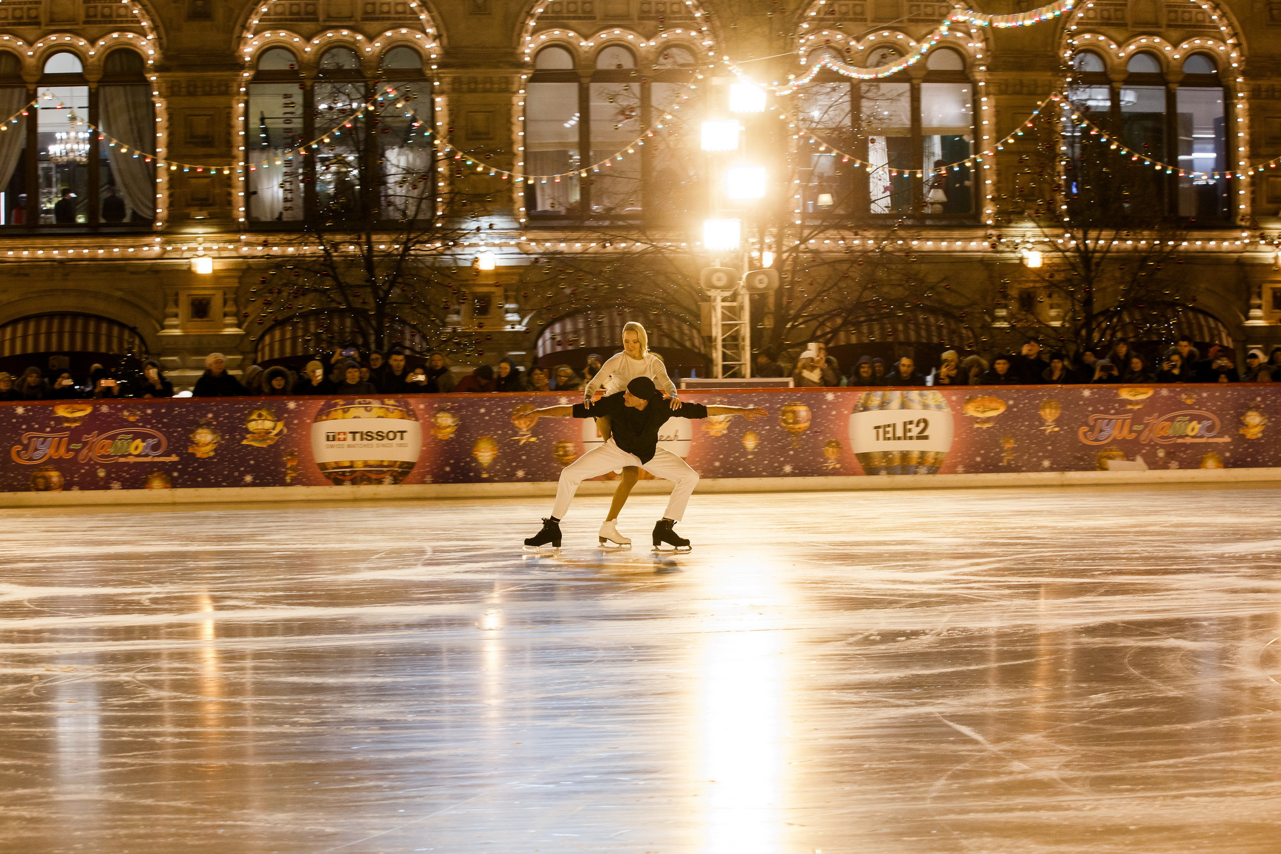 MasterCard Бесценные города на катке ГУМ. Фотограф Иван Недорез