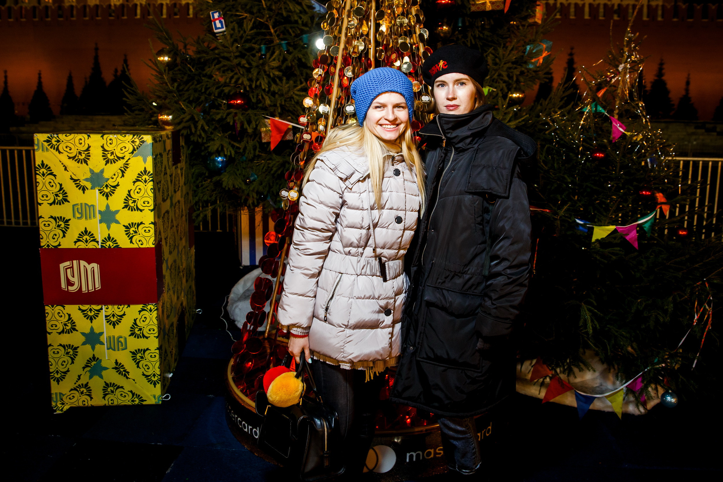 MasterCard Бесценные города на катке ГУМ. Фотограф Иван Недорез