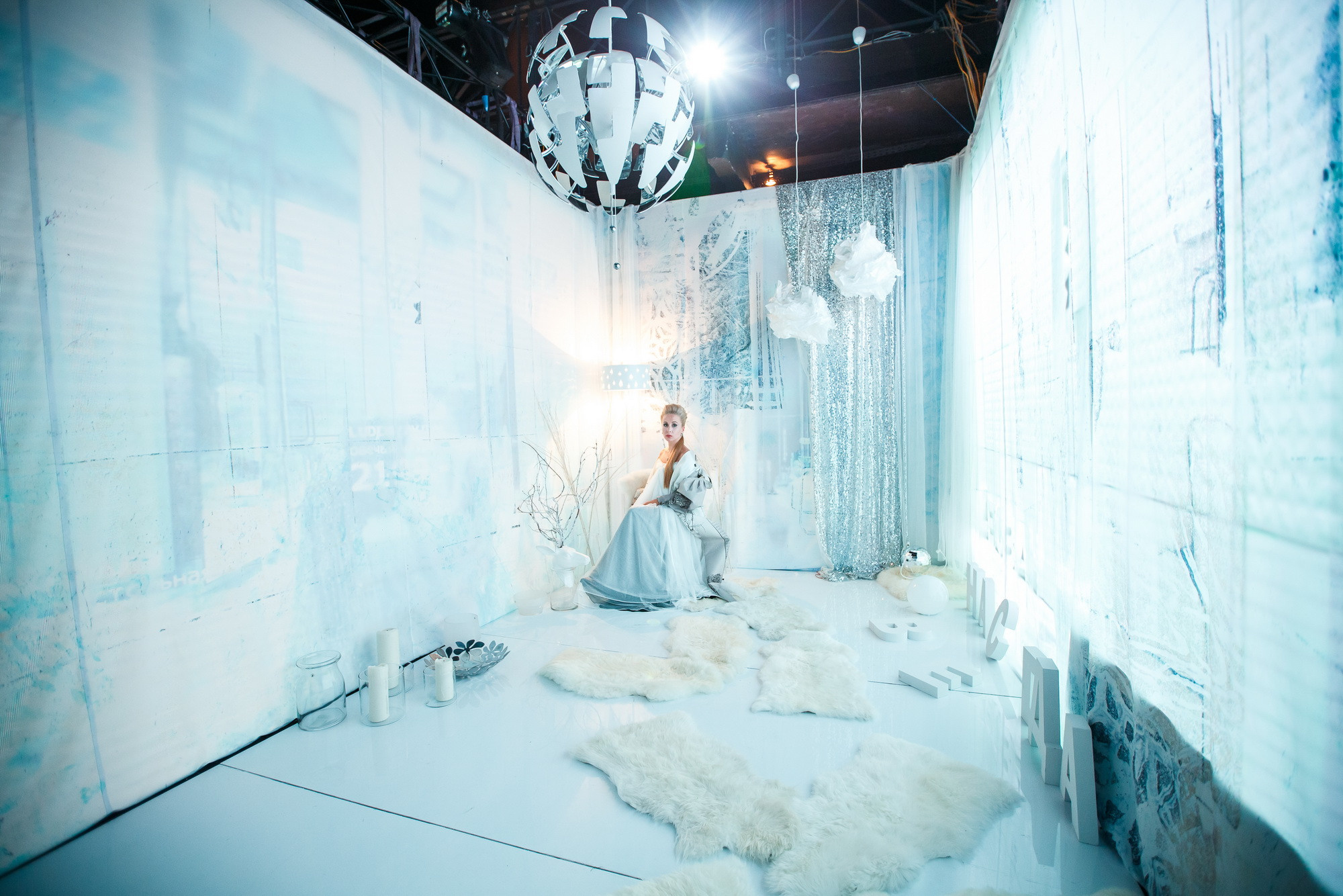 Презентация нового каталога IKEA 2018 в театре Современник. Фотограф Иван Недорез