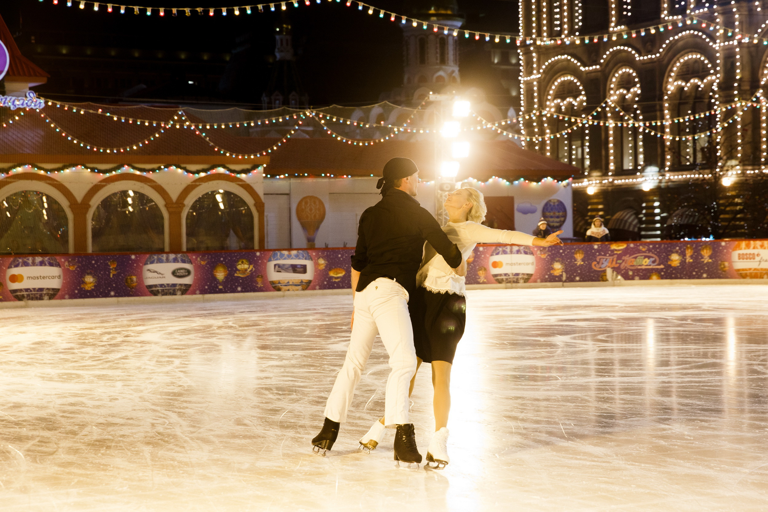 MasterCard Бесценные города на катке ГУМ. Фотограф Иван Недорез
