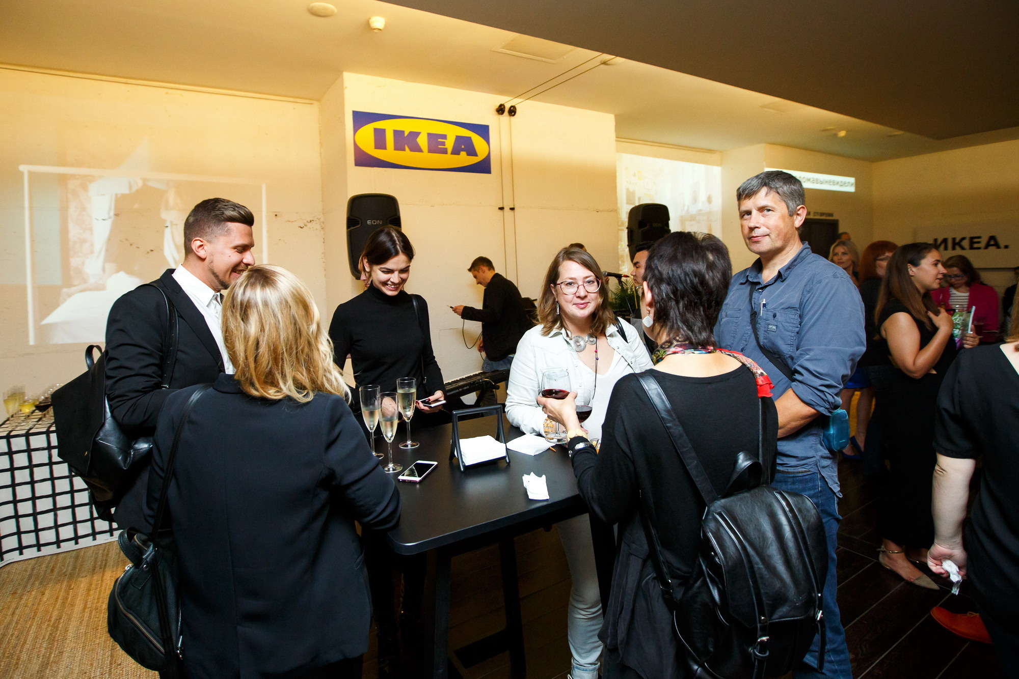 Презентация нового каталога IKEA 2018 в театре Современник. Фотограф Иван Недорез