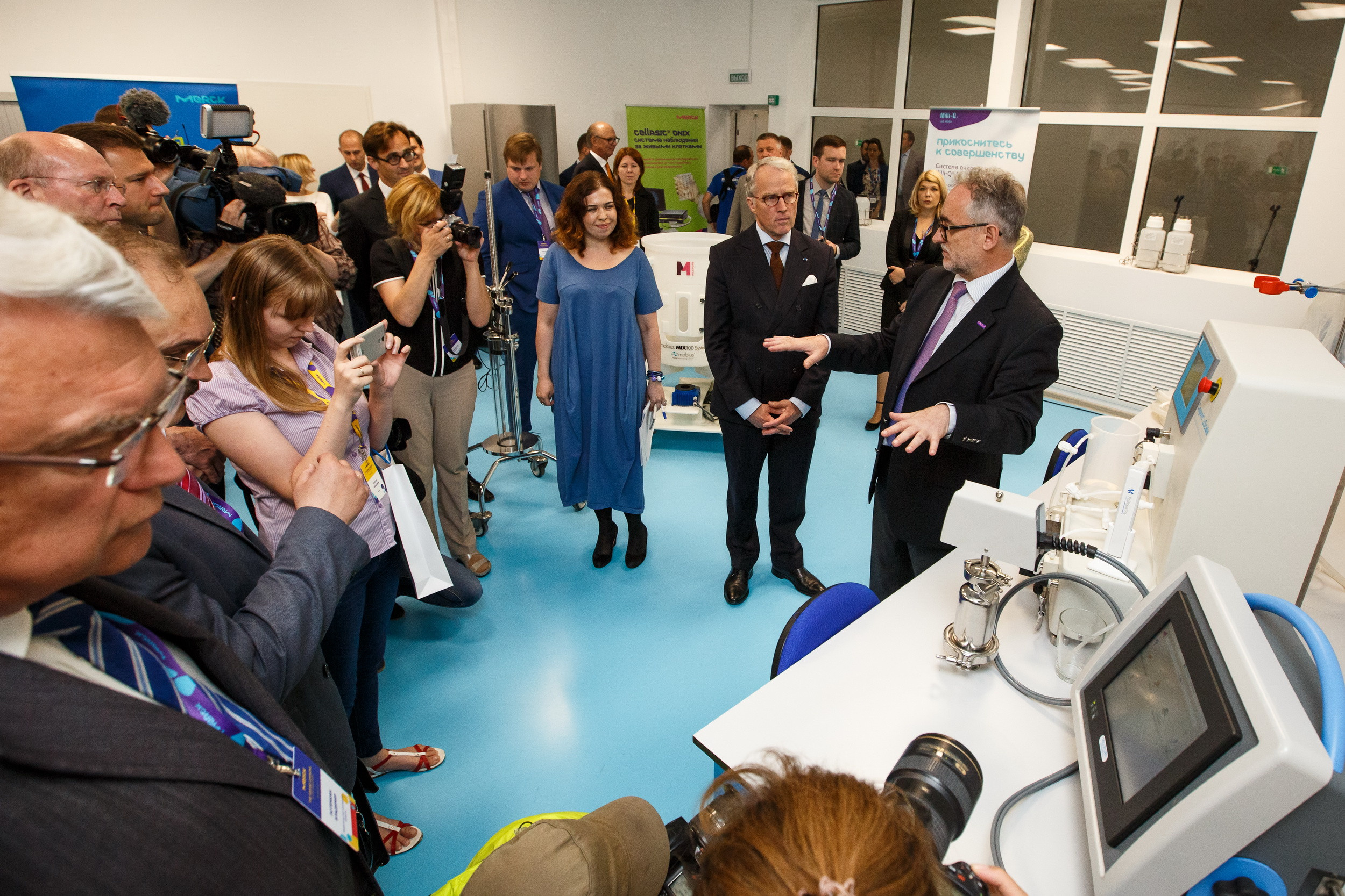 Открытие лаборатории MERCK в Технополисе. Фотограф Иван Недорез