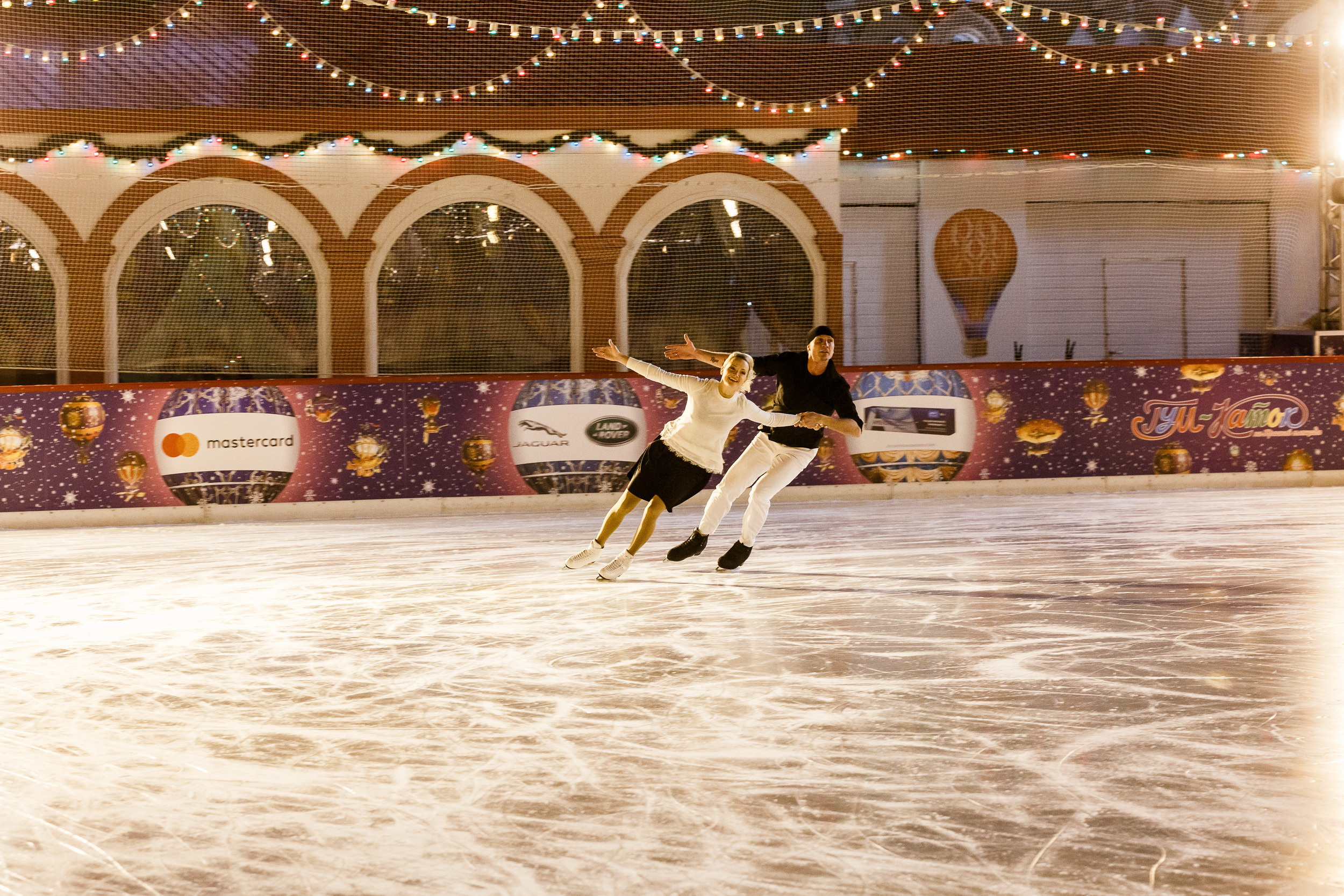 MasterCard Бесценные города на катке ГУМ. Фотограф Иван Недорез