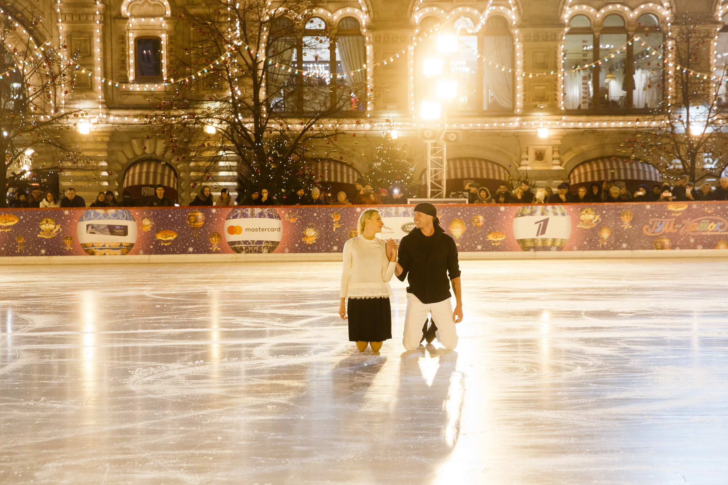 MasterCard Бесценные города на катке ГУМ. Фотограф Иван Недорез