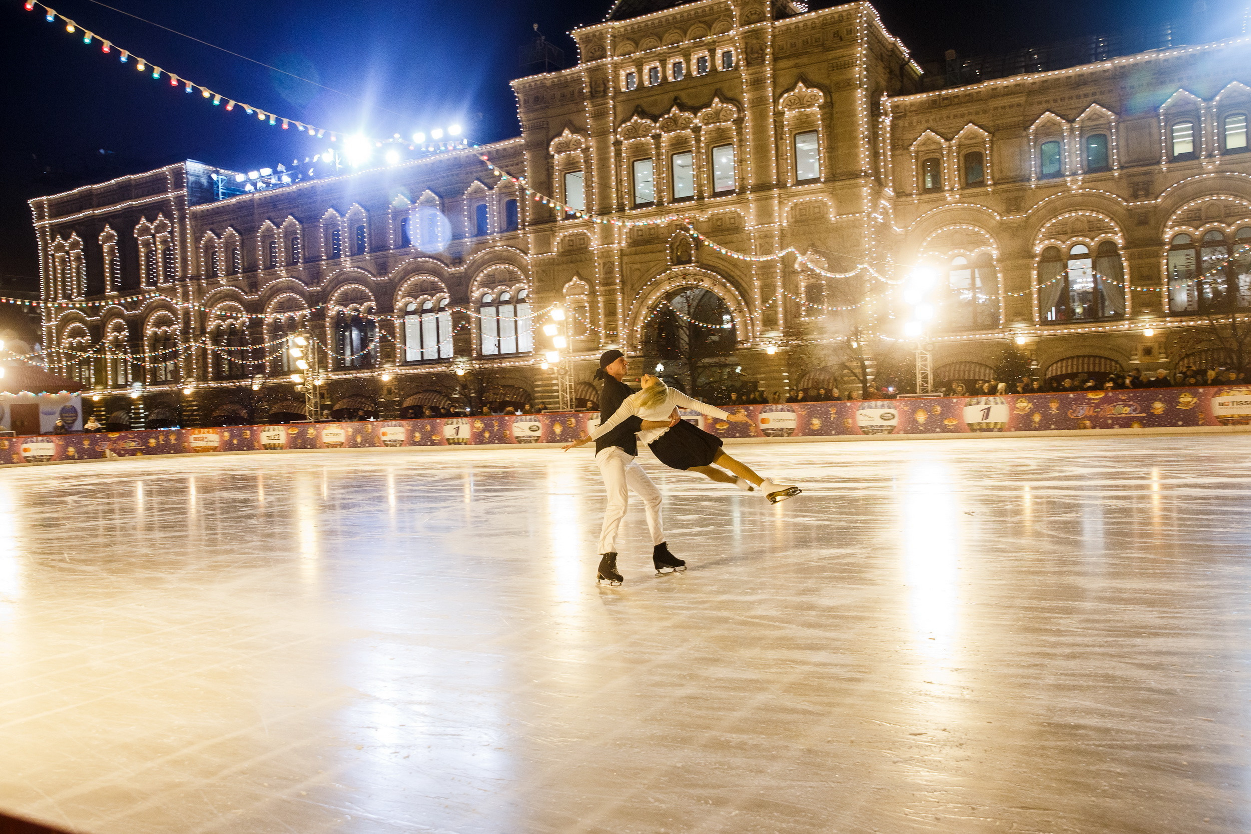 MasterCard Бесценные города на катке ГУМ. Фотограф Иван Недорез