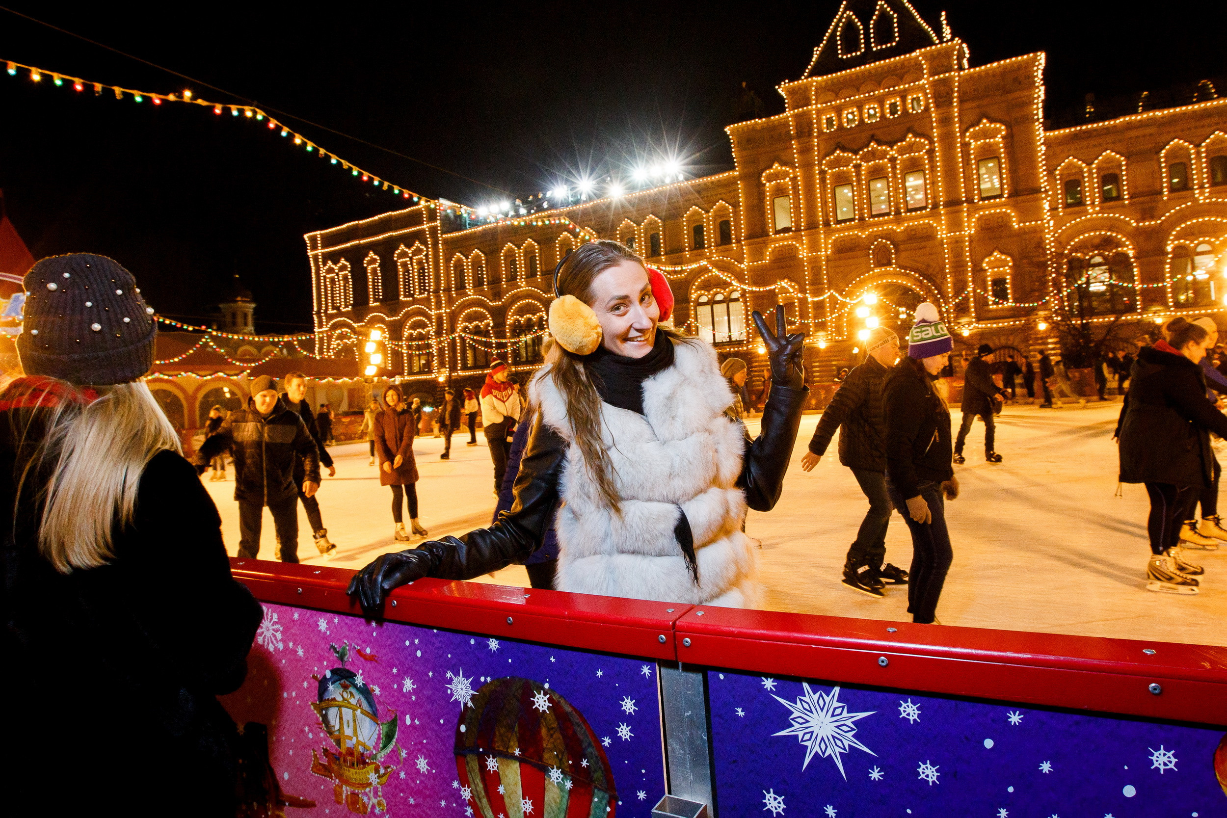 MasterCard Бесценные города на катке ГУМ. Фотограф Иван Недорез