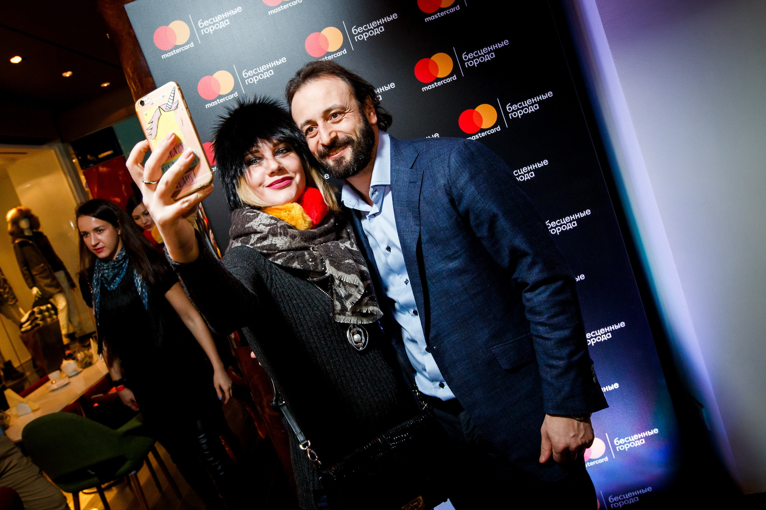 MasterCard Бесценные города на катке ГУМ. Фотограф Иван Недорез