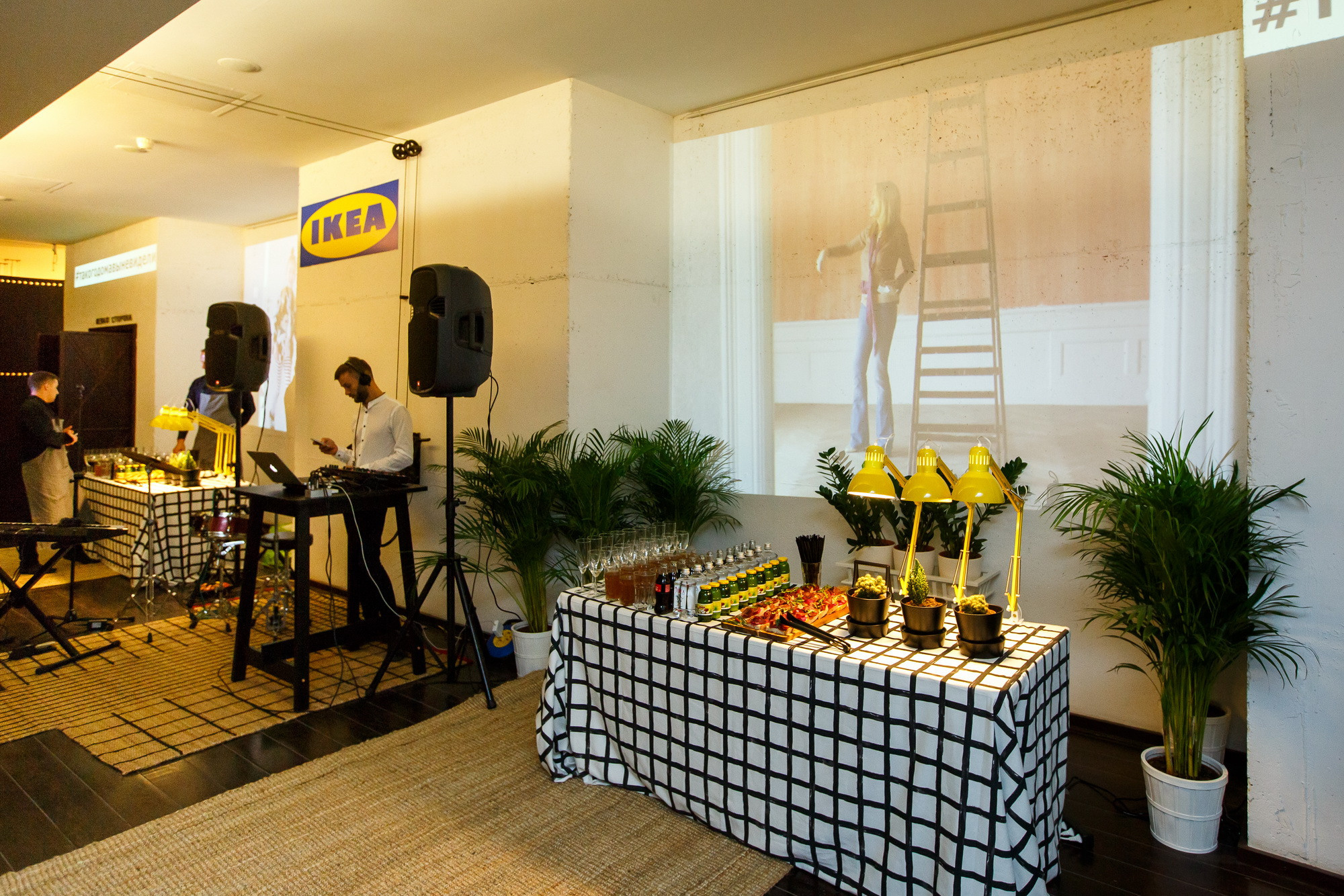 Презентация нового каталога IKEA 2018 в театре Современник. Фотограф Иван Недорез