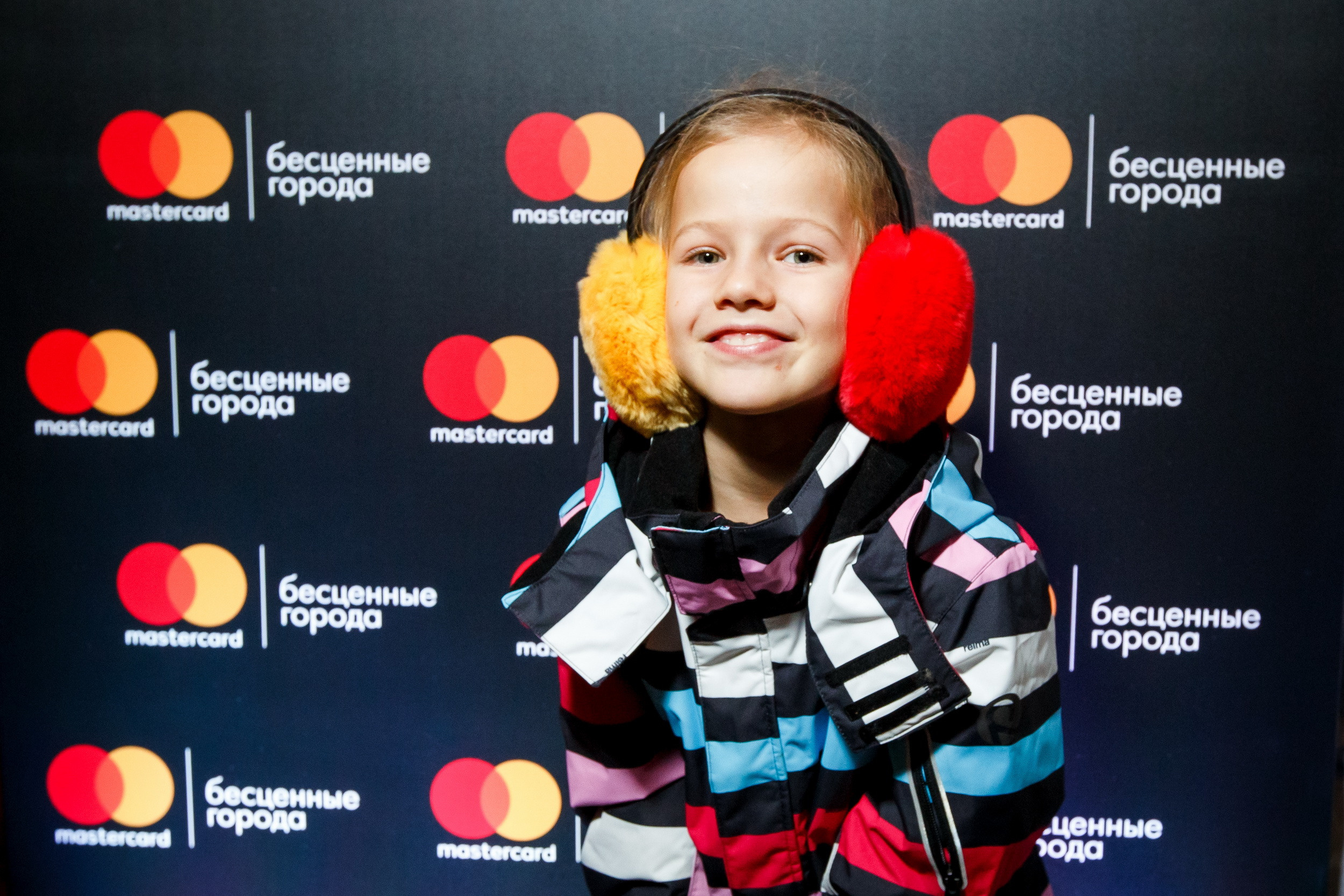 MasterCard Бесценные города на катке ГУМ. Фотограф Иван Недорез