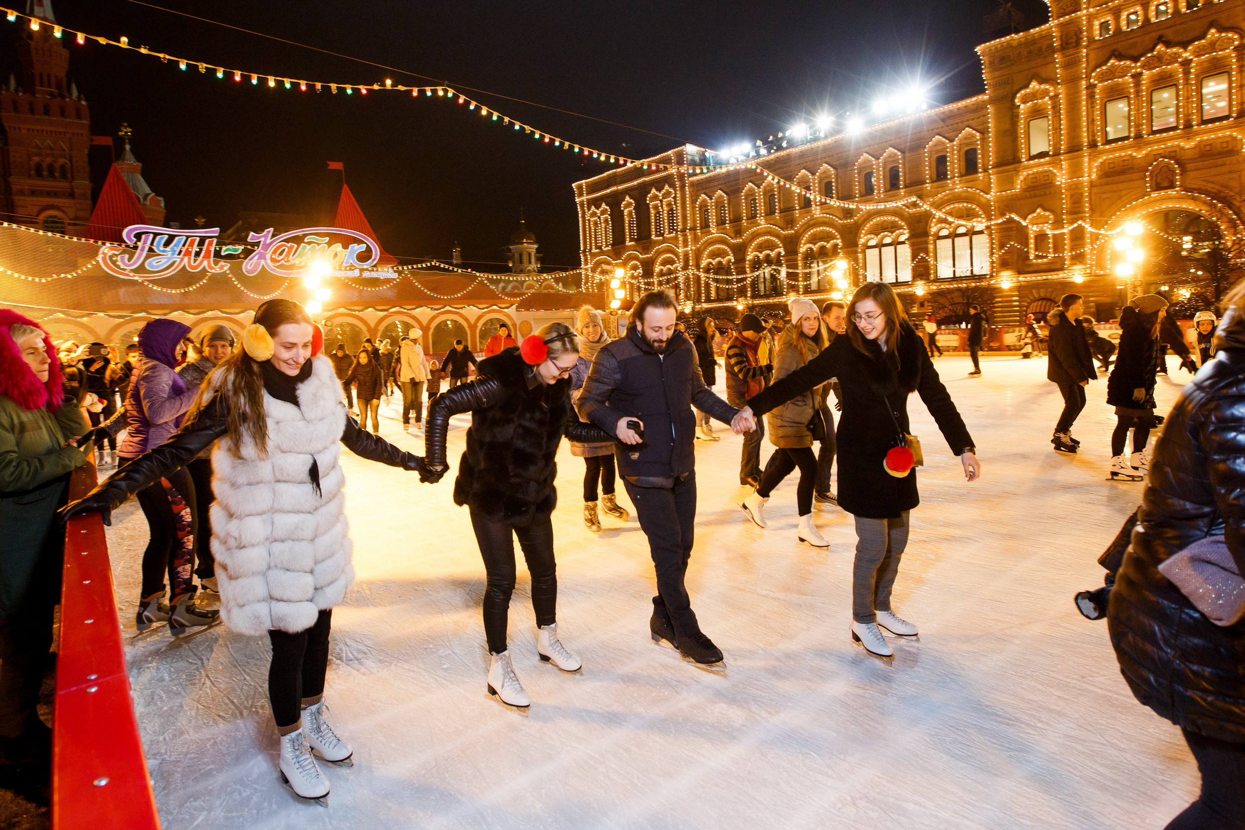 MasterCard Бесценные города на катке ГУМ. Фотограф Иван Недорез