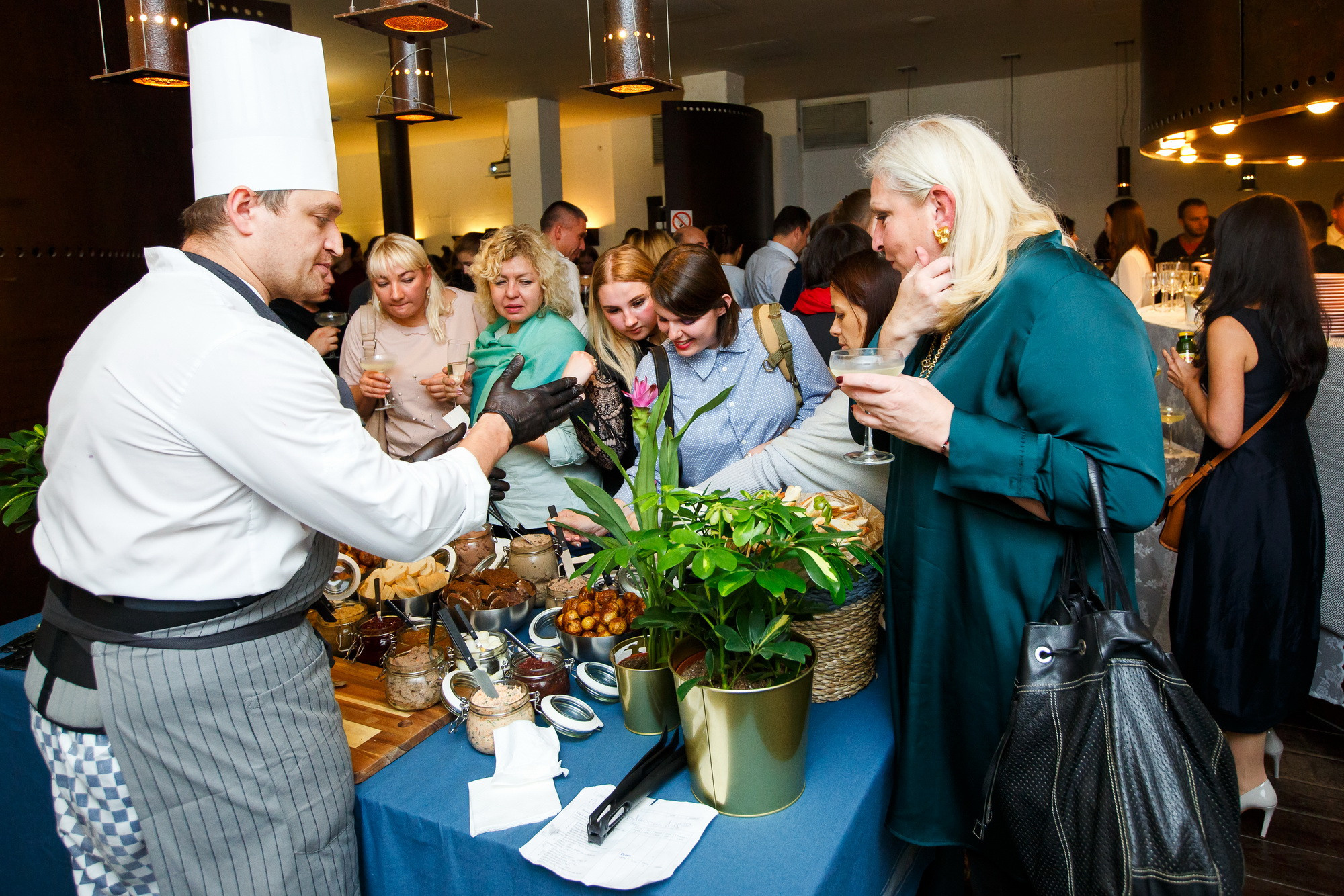 Презентация нового каталога IKEA 2018 в театре Современник. Фотограф Иван Недорез