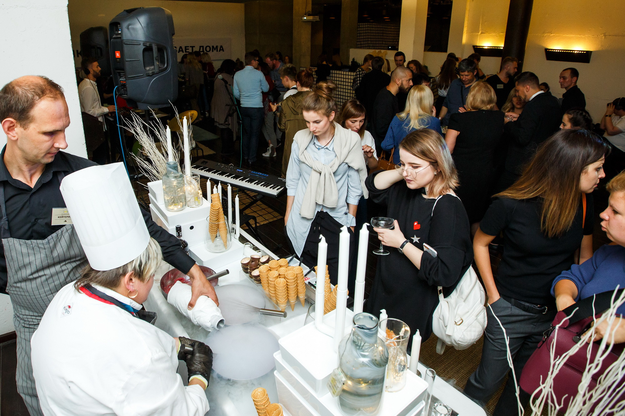 Презентация нового каталога IKEA 2018 в театре Современник. Фотограф Иван Недорез