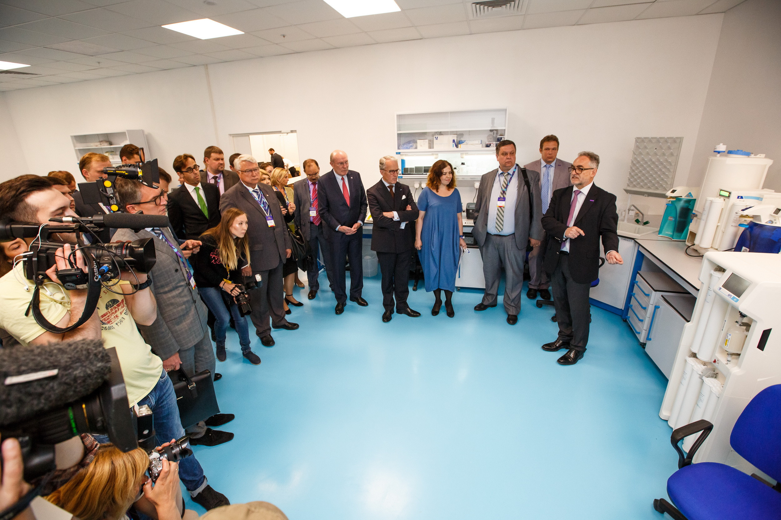 Открытие лаборатории MERCK в Технополисе. Фотограф Иван Недорез