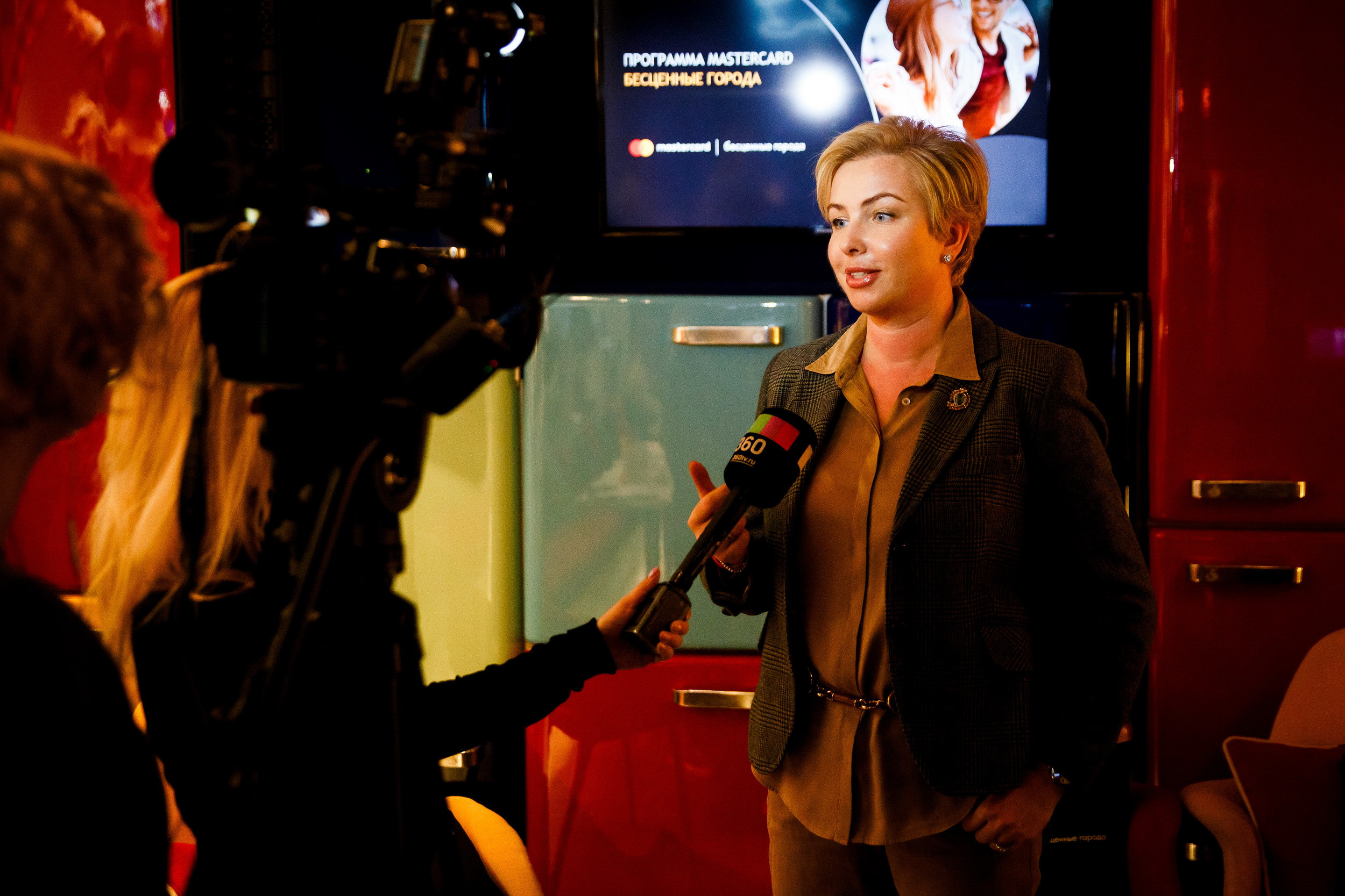 MasterCard Бесценные города на катке ГУМ. Фотограф Иван Недорез